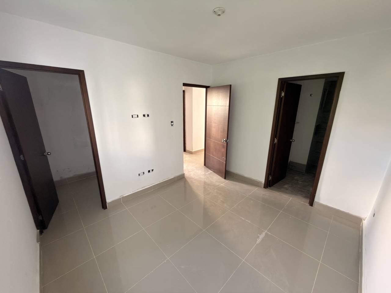 Apartamentos de tres habitaciones en la Avenida Jacobo Majluta Foto 7303506-10.jpg