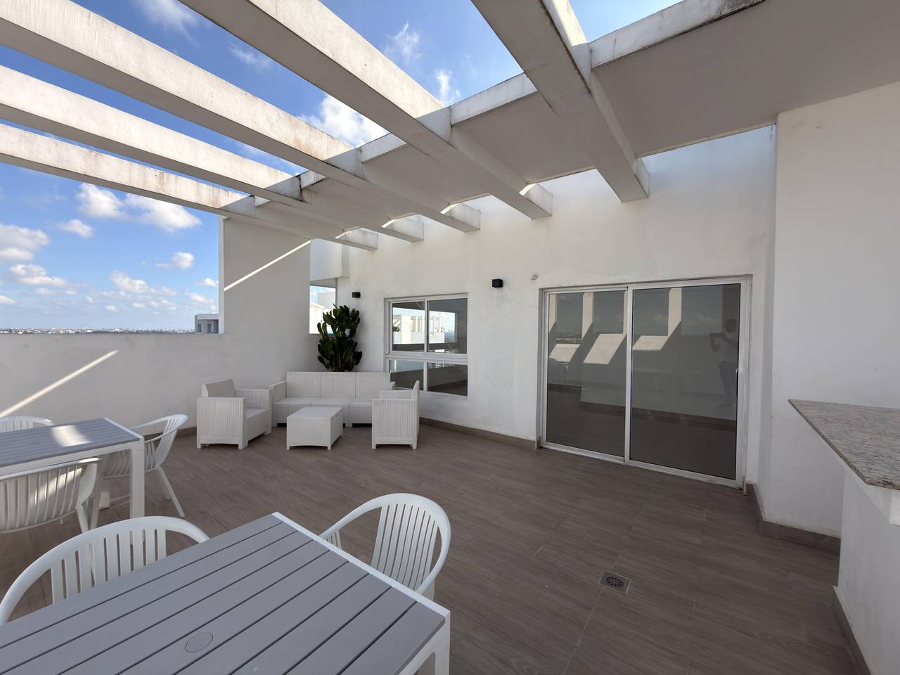 Apartamentos de tres habitaciones en la Avenida Jacobo Majluta Foto 7303506-11.jpg