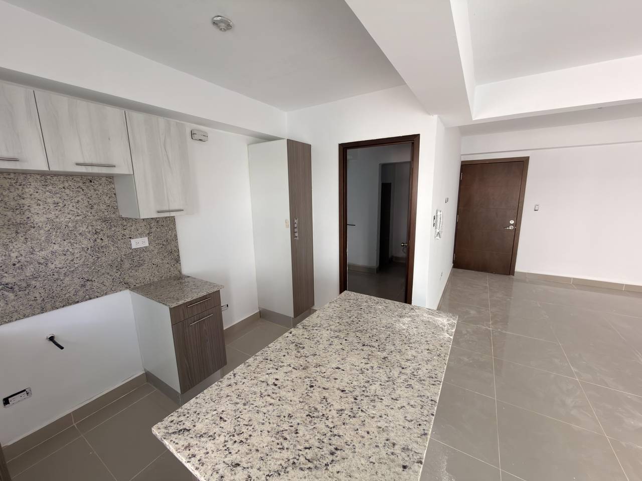 Apartamentos de tres habitaciones en la Avenida Jacobo Majluta Foto 7303506-2.jpg