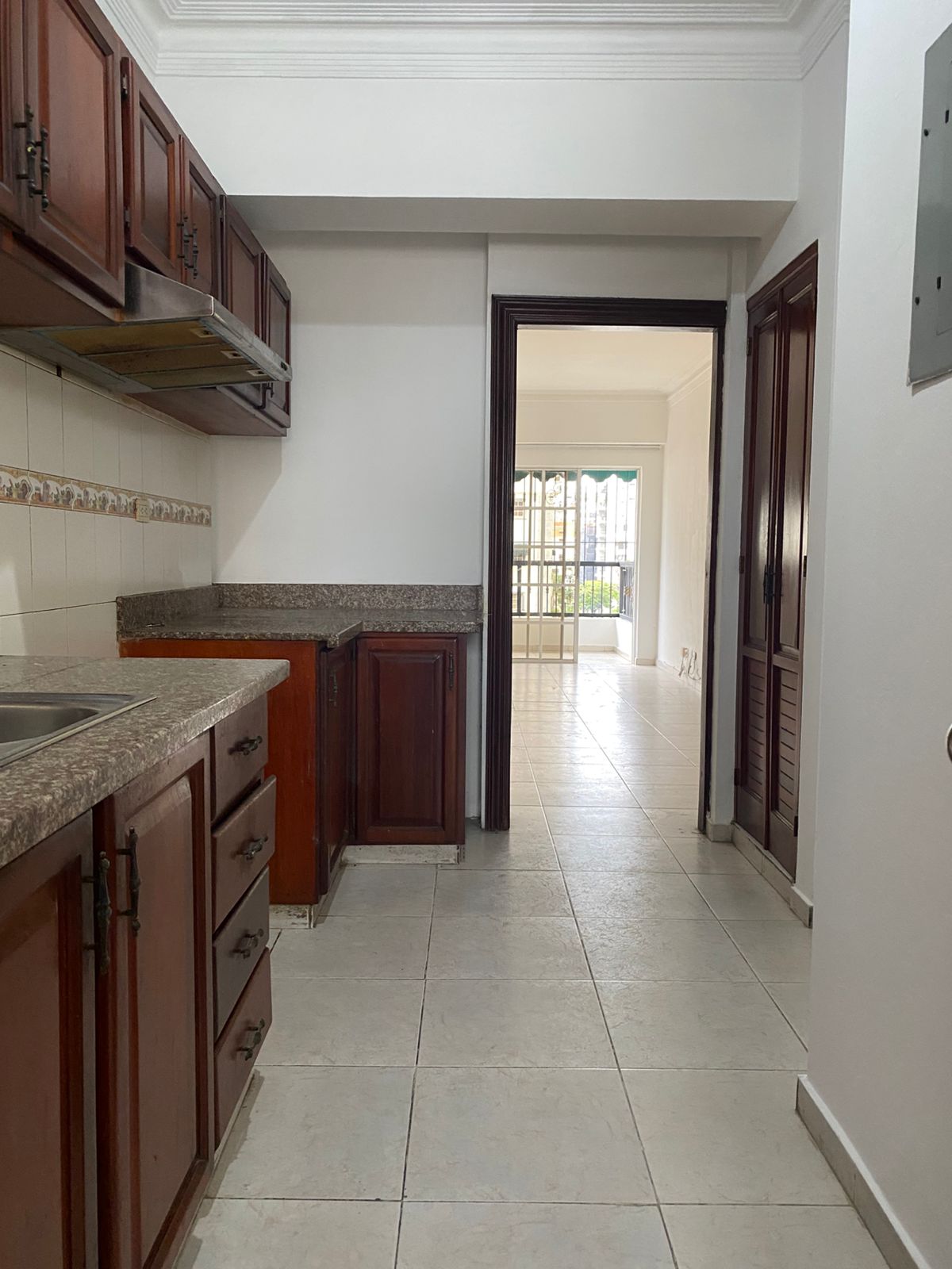 Amplio apartamento en alquiler en Evaristo Morales  Foto 7303630-7.jpg