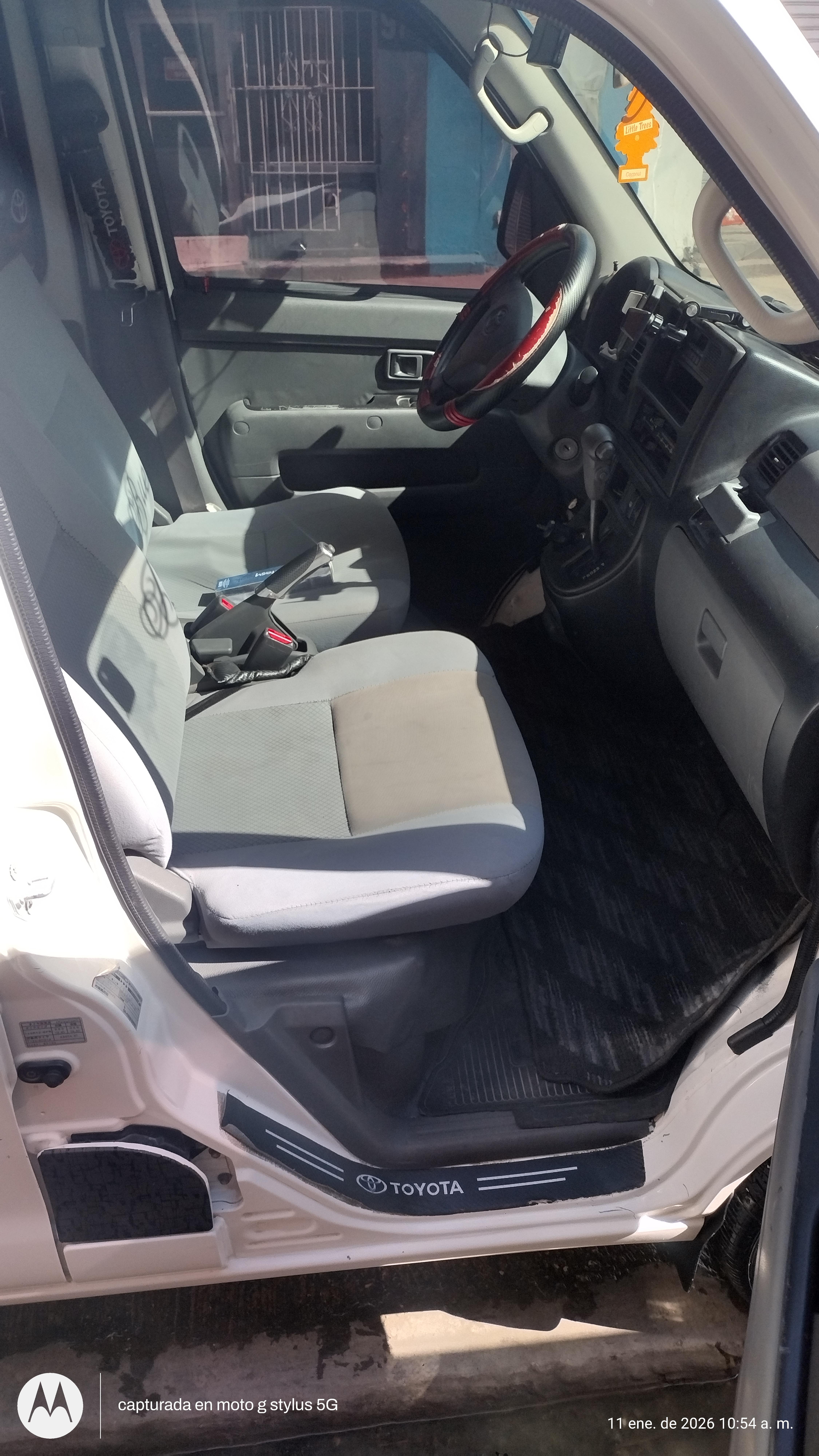 Toyota pixis van en La Romana Foto 7303992-5.jpg