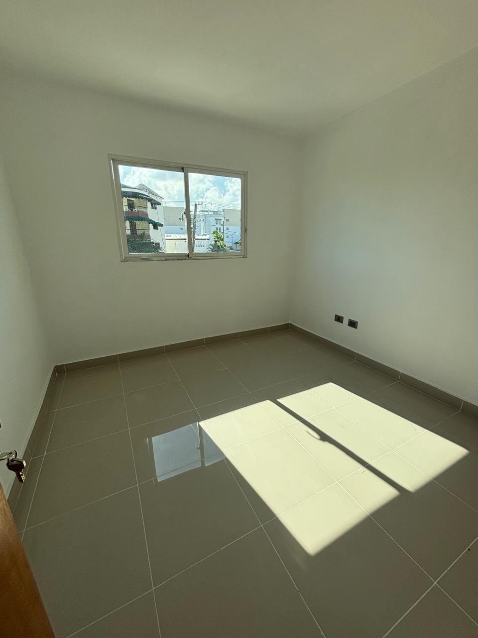 Apartamento en Venta en Av. República de Colombia Santo Domingo Foto 7304028-9.jpg
