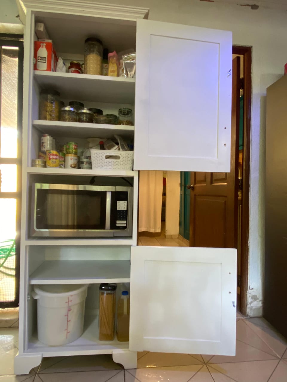 Organizador de alimentoa con espacio para microonda  Foto 7304102-1.jpg