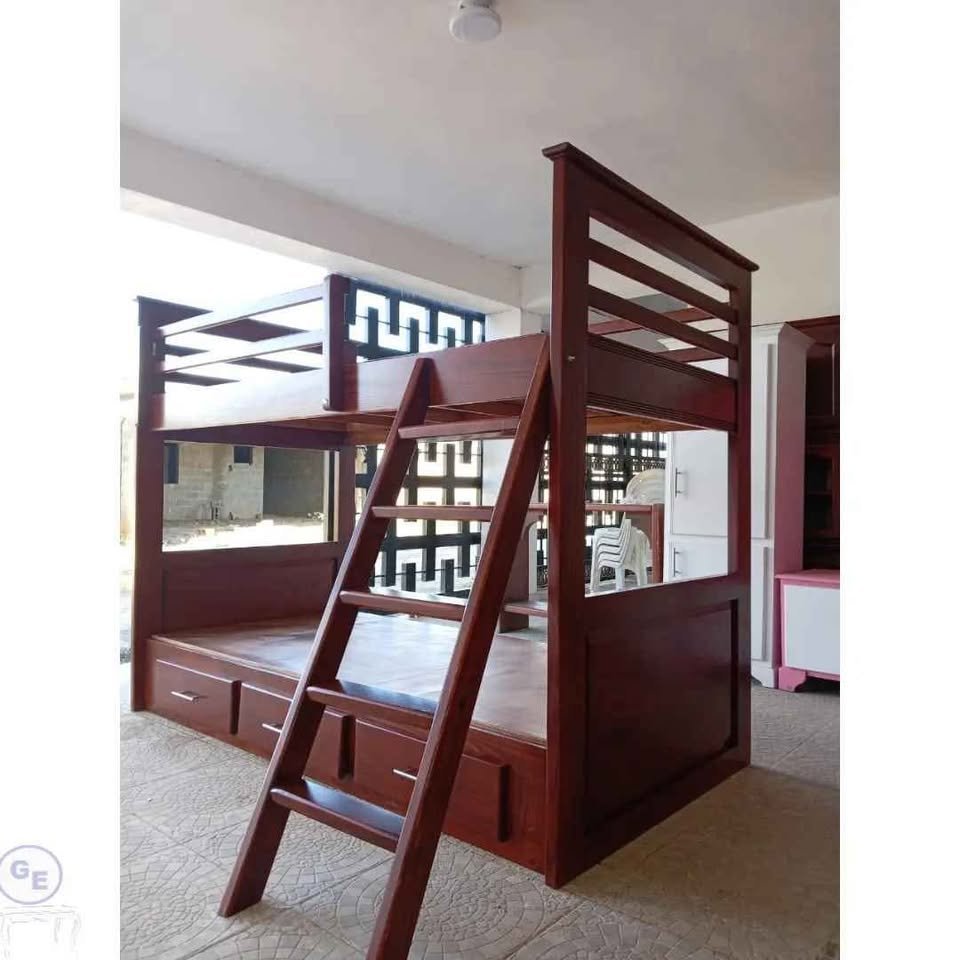 Camarote infantil en madera con escalera  Foto 7304164-3.jpg