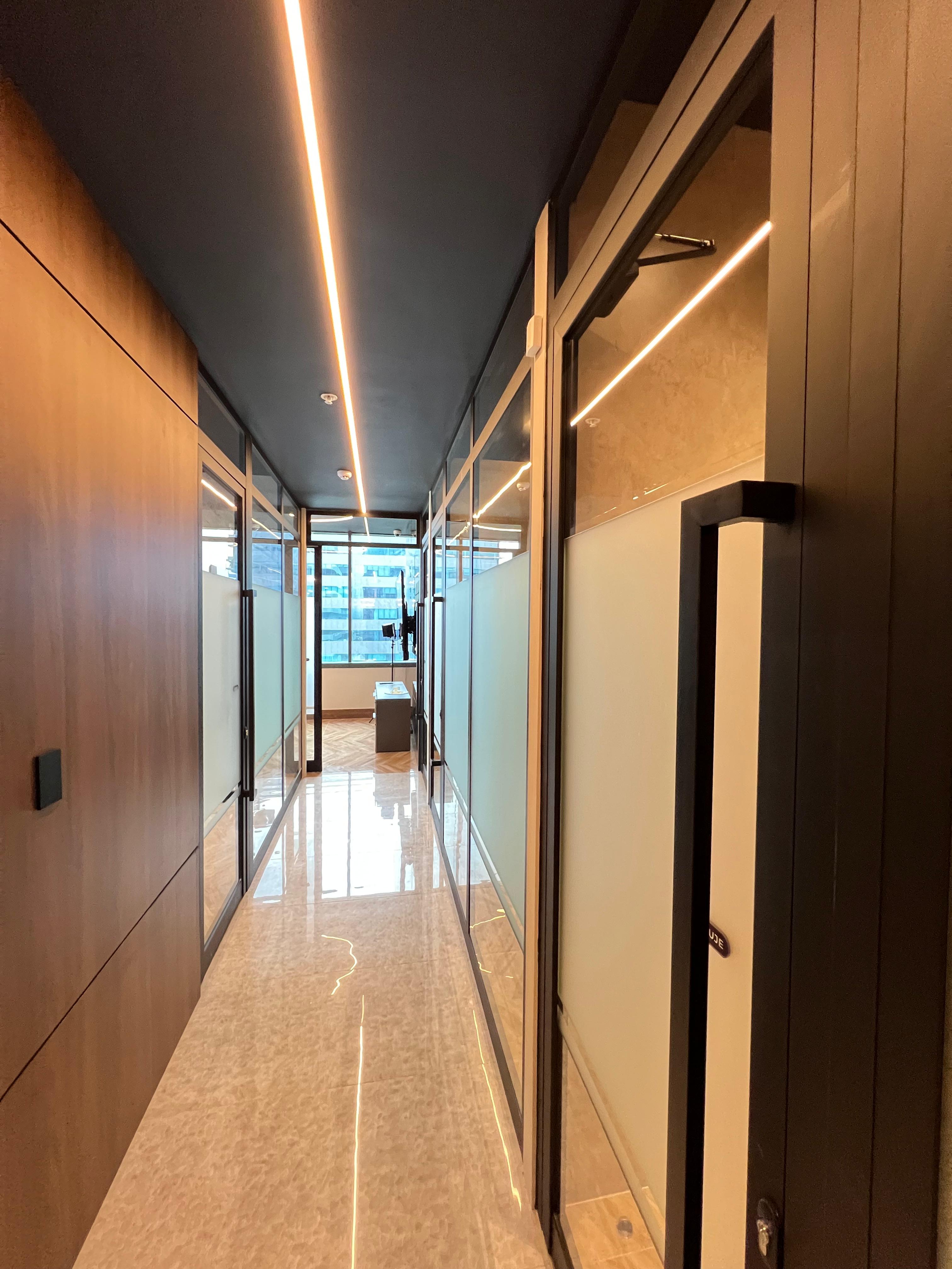 Venta de Oficina ejecutiva en moderna Torre en Piantini. Foto 7304192-5.jpg
