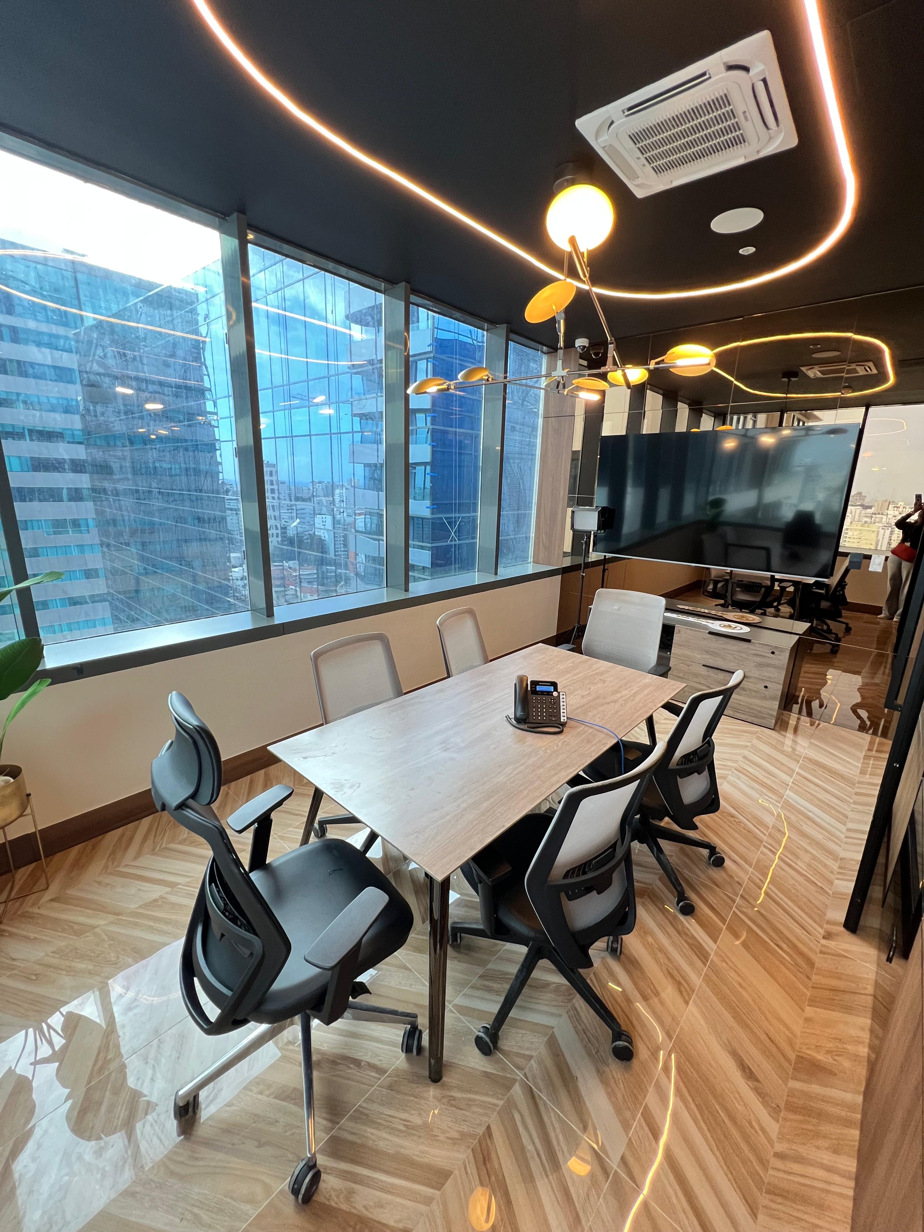 Venta de Oficina ejecutiva en moderna Torre en Piantini. Foto 7304192-9.jpg