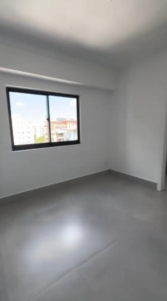 Amplio Apartamento en Renta en Evaristo Morales Santo Domingo Foto 7304819-5.jpg
