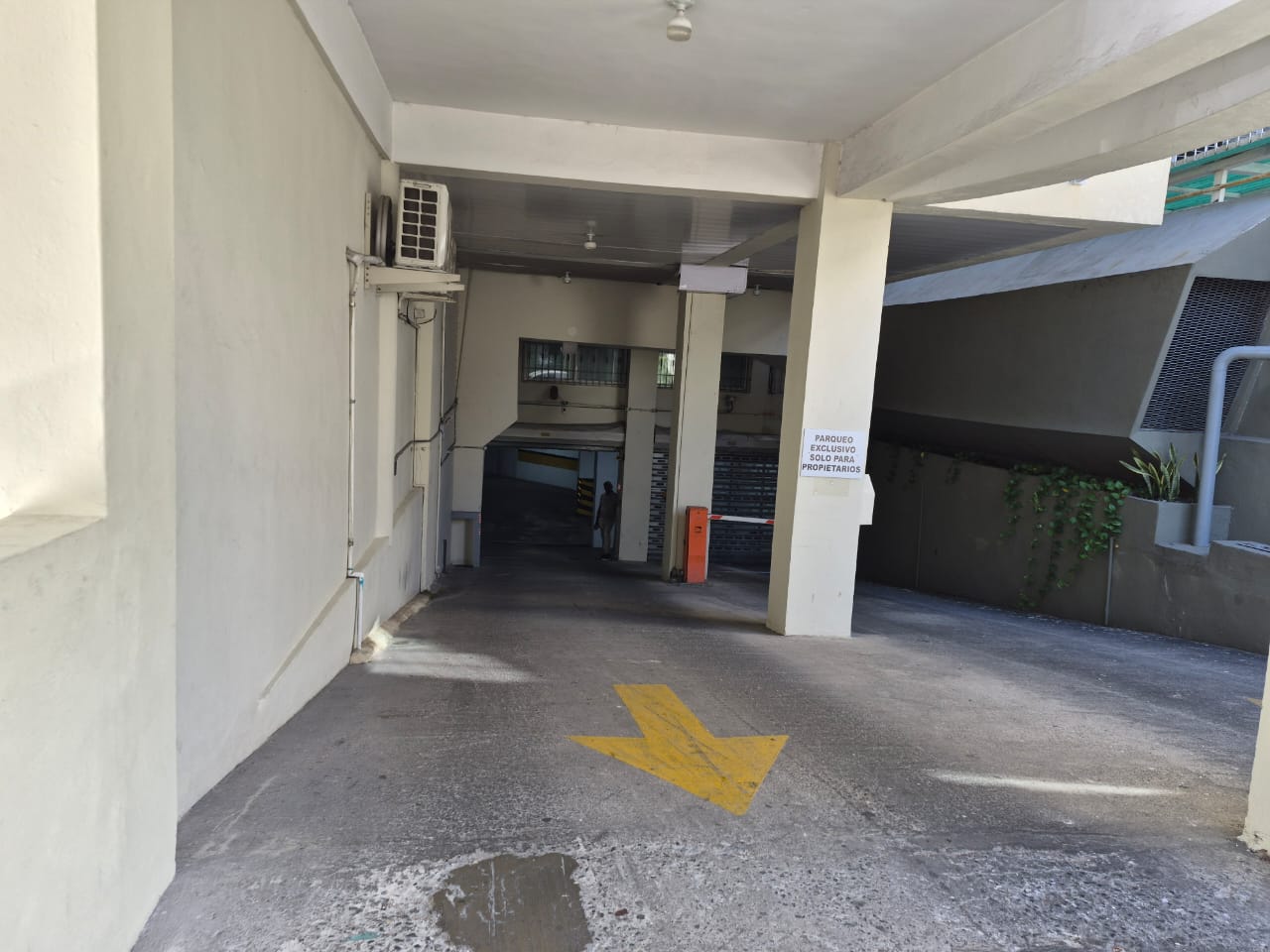 ALQUILER DE LOCAL COMERCIAL EN GAZCUE Foto 7304885-12.jpg