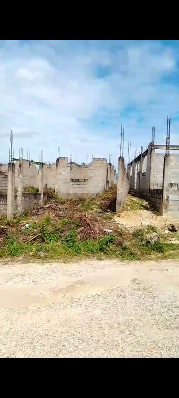 VENDO TERRENO CON CONSTRUCCIÓN TITULO AL DA Residencial Don Miguel San Foto 7304928-2.jpg