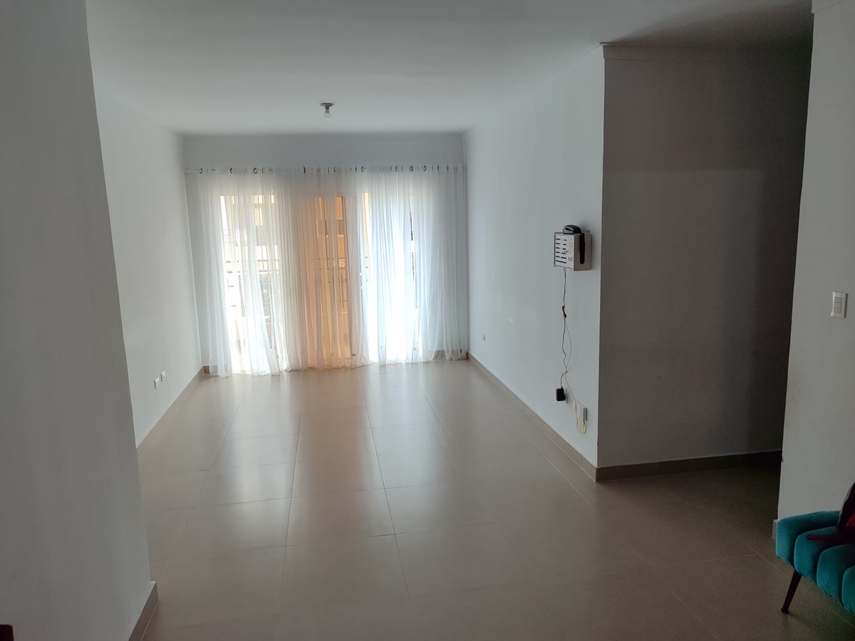Apartamento en venta en Brisas de Colinas de 3 habitaciones  Foto 7305042-4.jpg