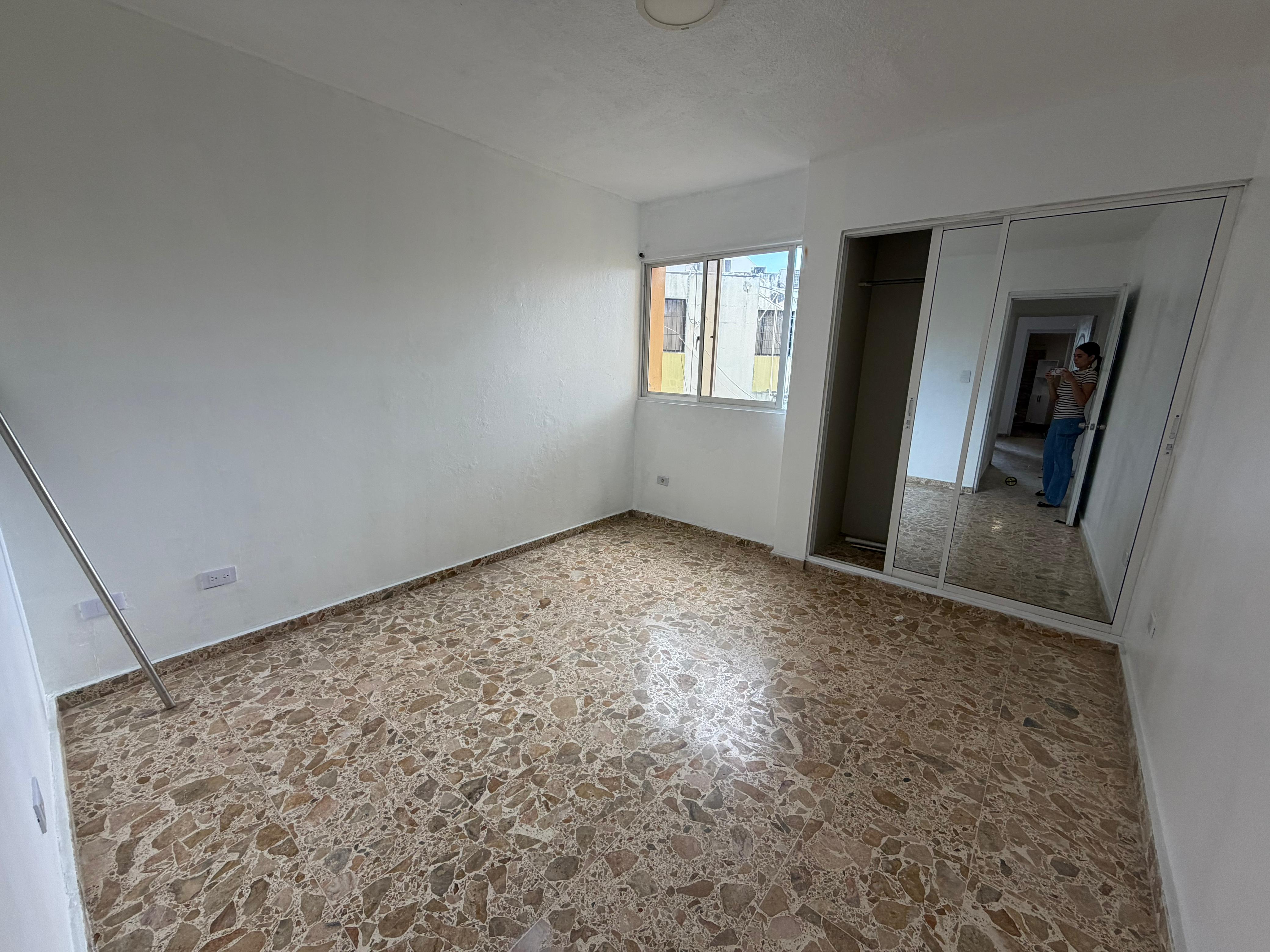 Apartamento en alquiler en Bella Vista de 3 habitaciones Foto 7305055-5.jpg