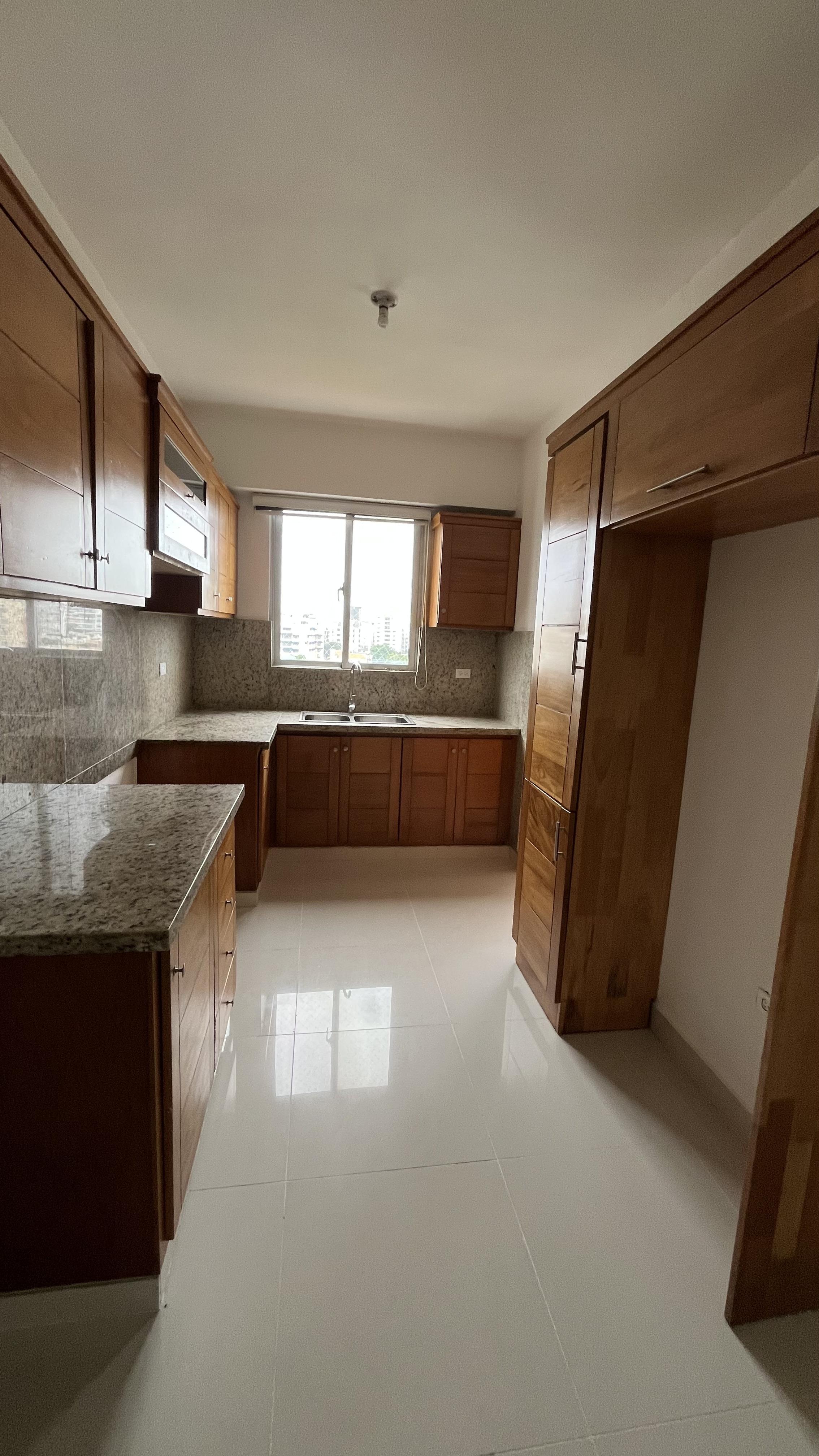 Apartamento en alquiler en Bella Vista de 3 habitaciones Foto 7305071-9.jpg