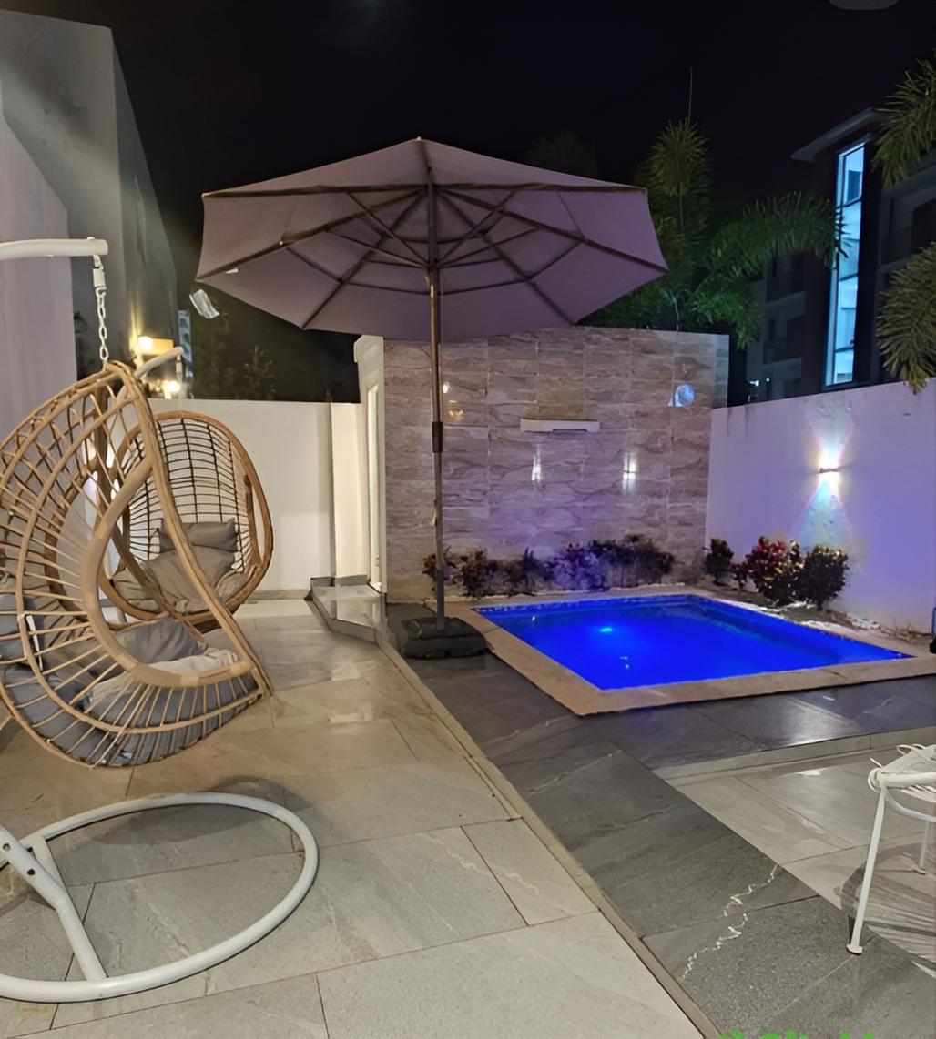 ???? EN RENTA – CASA SOLA AMUEBLADA CON PISCINA Foto 7305118-2.jpg