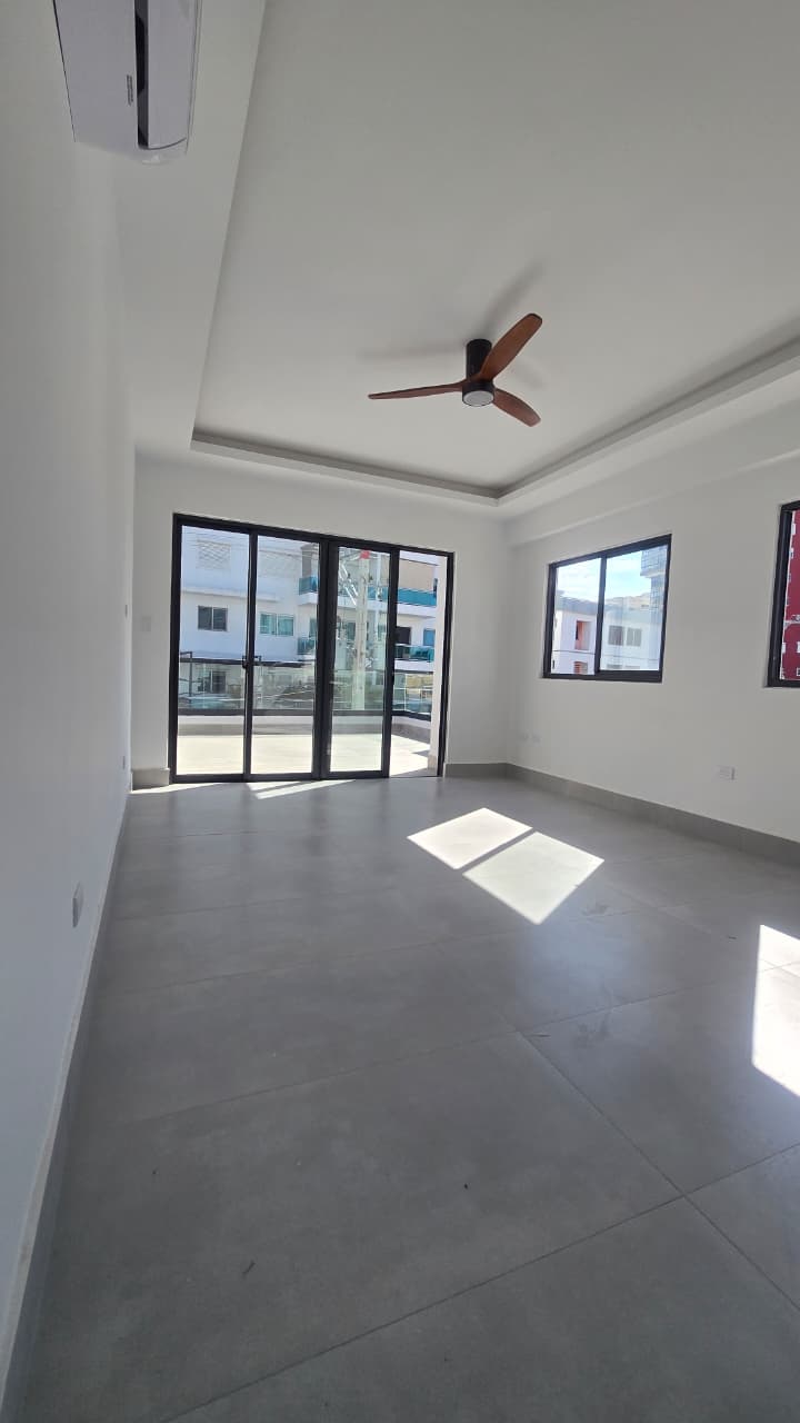 Elegante apartamento en renta en Evaristo Morales Santo Domingo Foto 7305398-13.jpg