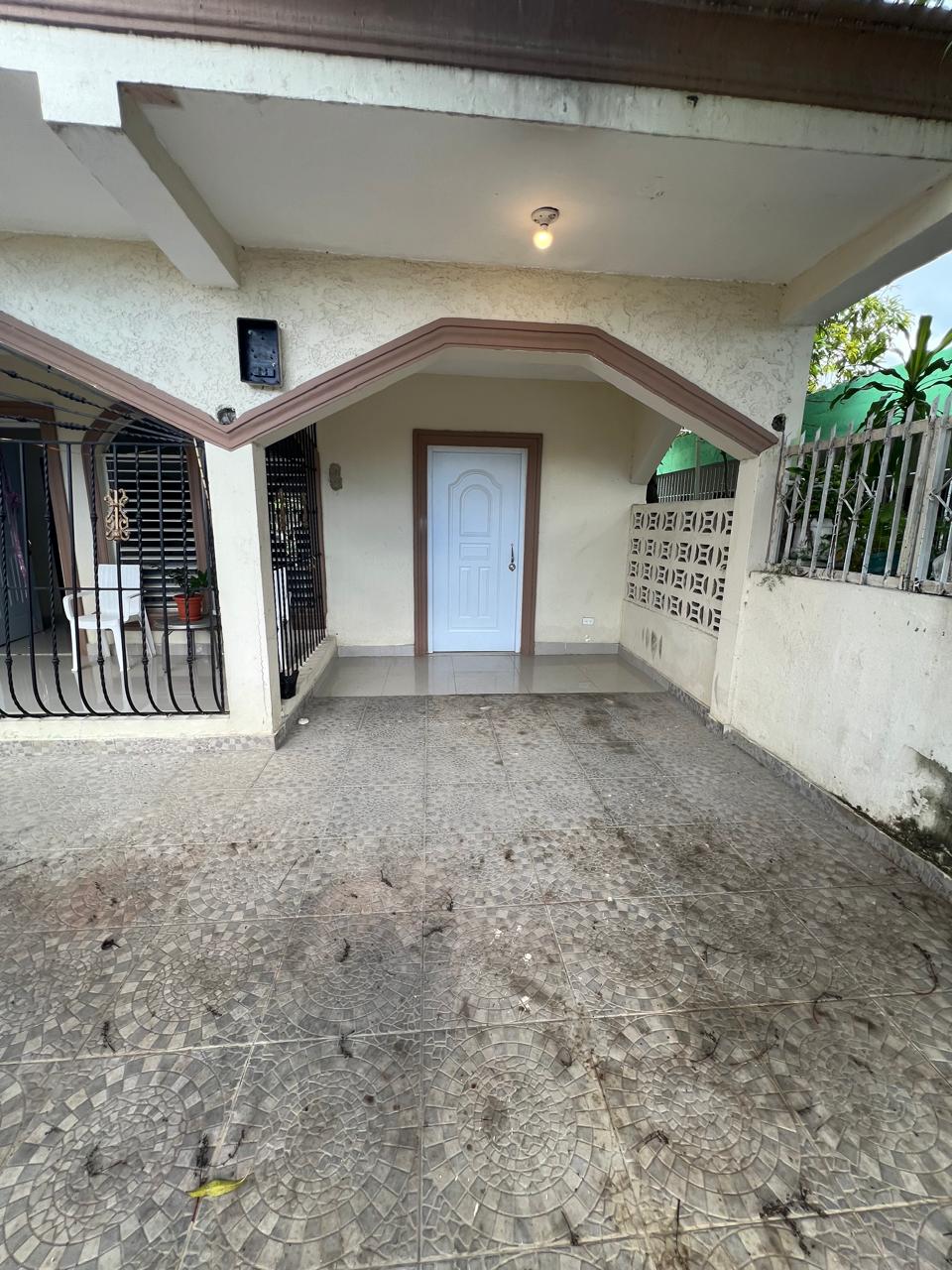 SE VENDE CASA EN ANDRES BOCA CHICA A 1 ESQ. DE LA AUTOPISTA 4 HABS. 27 Foto 7305509-8.jpg