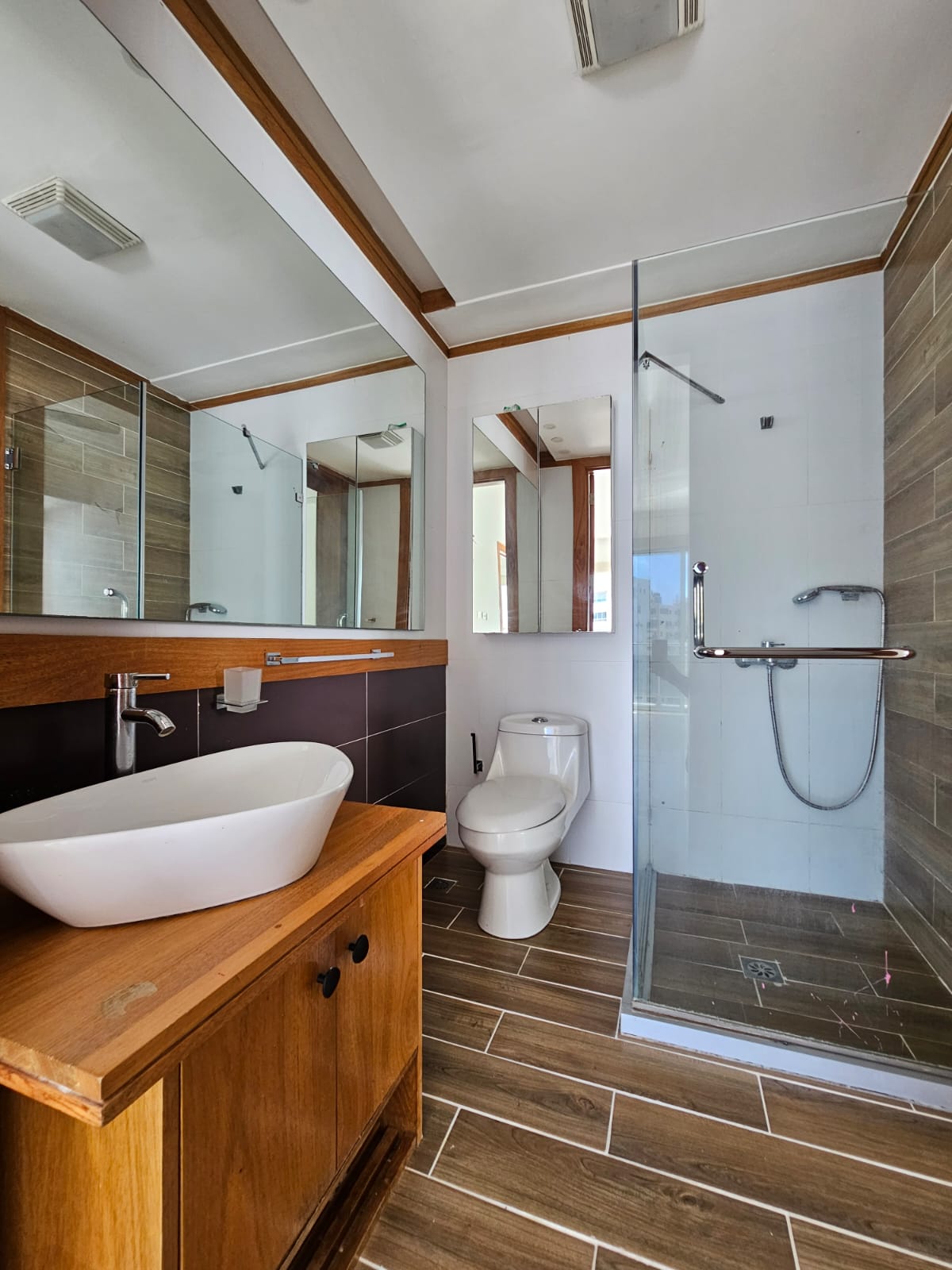 Vive la exclusividad en las alturas  Apartamento en Naco – Piso alto Foto 7305537-7.jpg