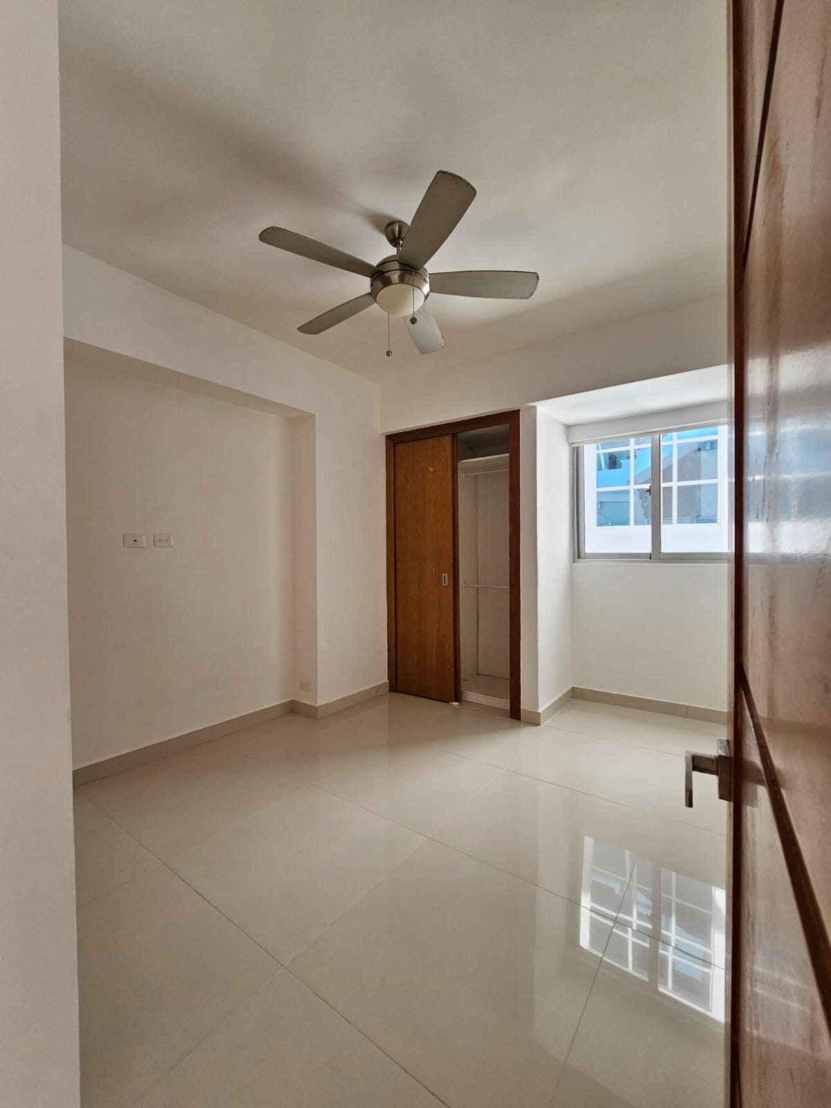 Vive la exclusividad en las alturas  Apartamento en Naco – Piso alto Foto 7305537-8.jpg