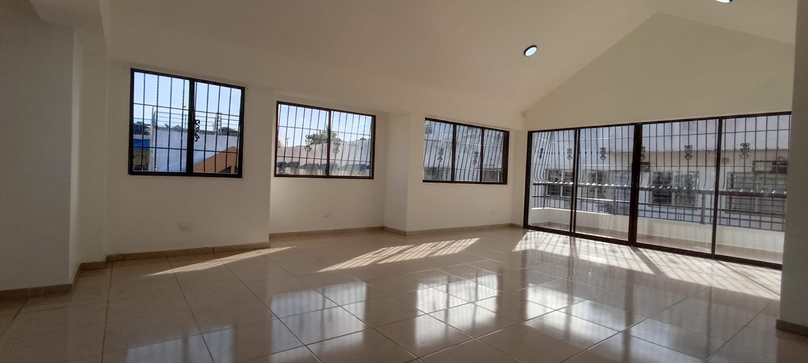 APARTAMENTO EN ALQUILER EN GAZCUE   Foto 7305669-3.jpg