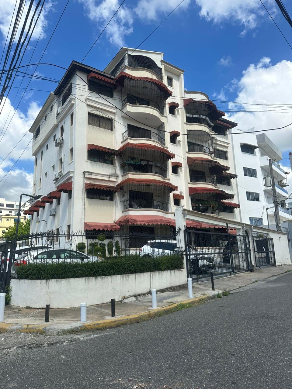 Apartamento en Primer Piso en Venta – Renacimiento Santo Domingo Foto 7305697-2.jpg