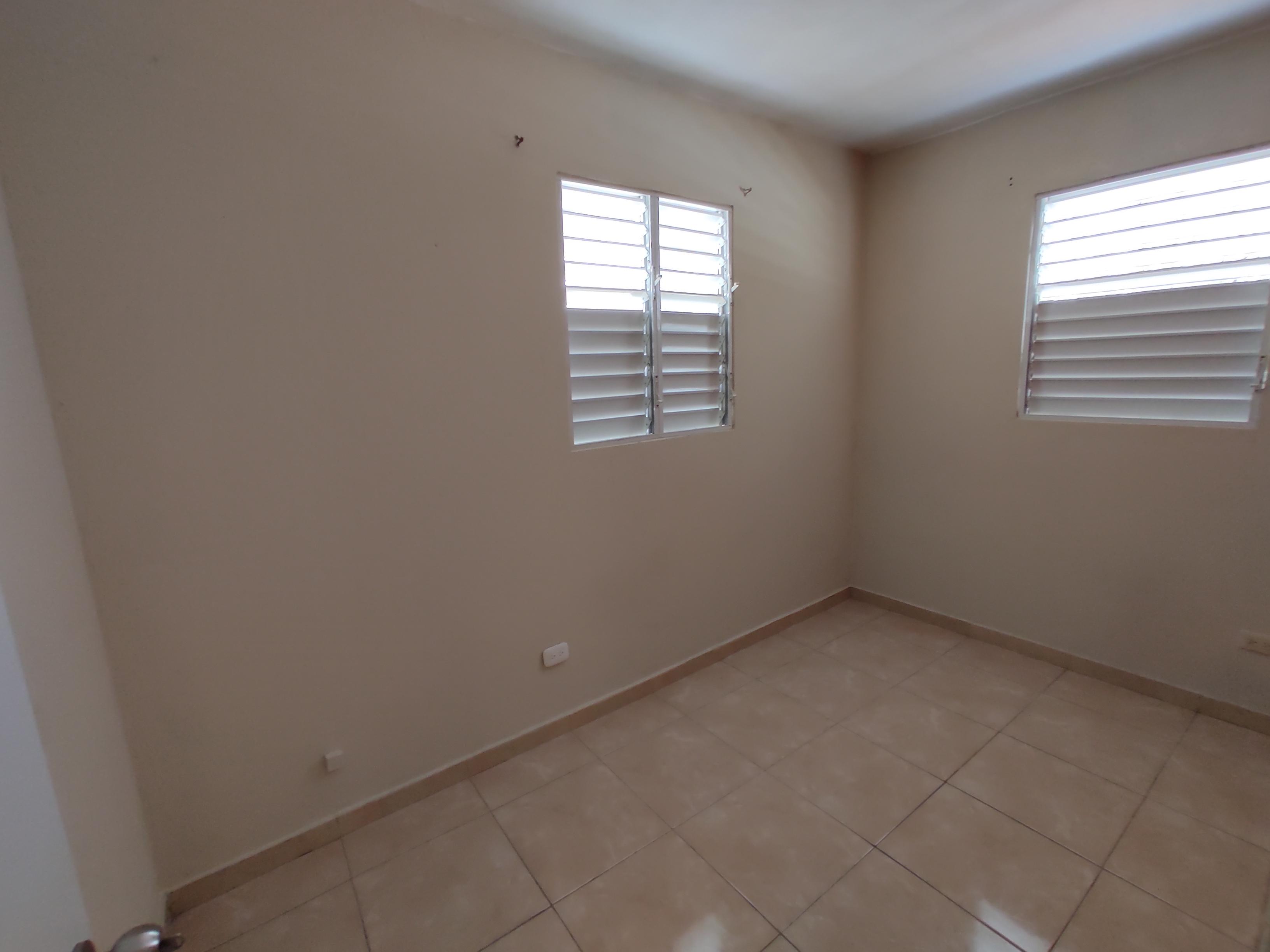Apartamento próximo a la universidad UAPA  Foto 7305767-8.jpg