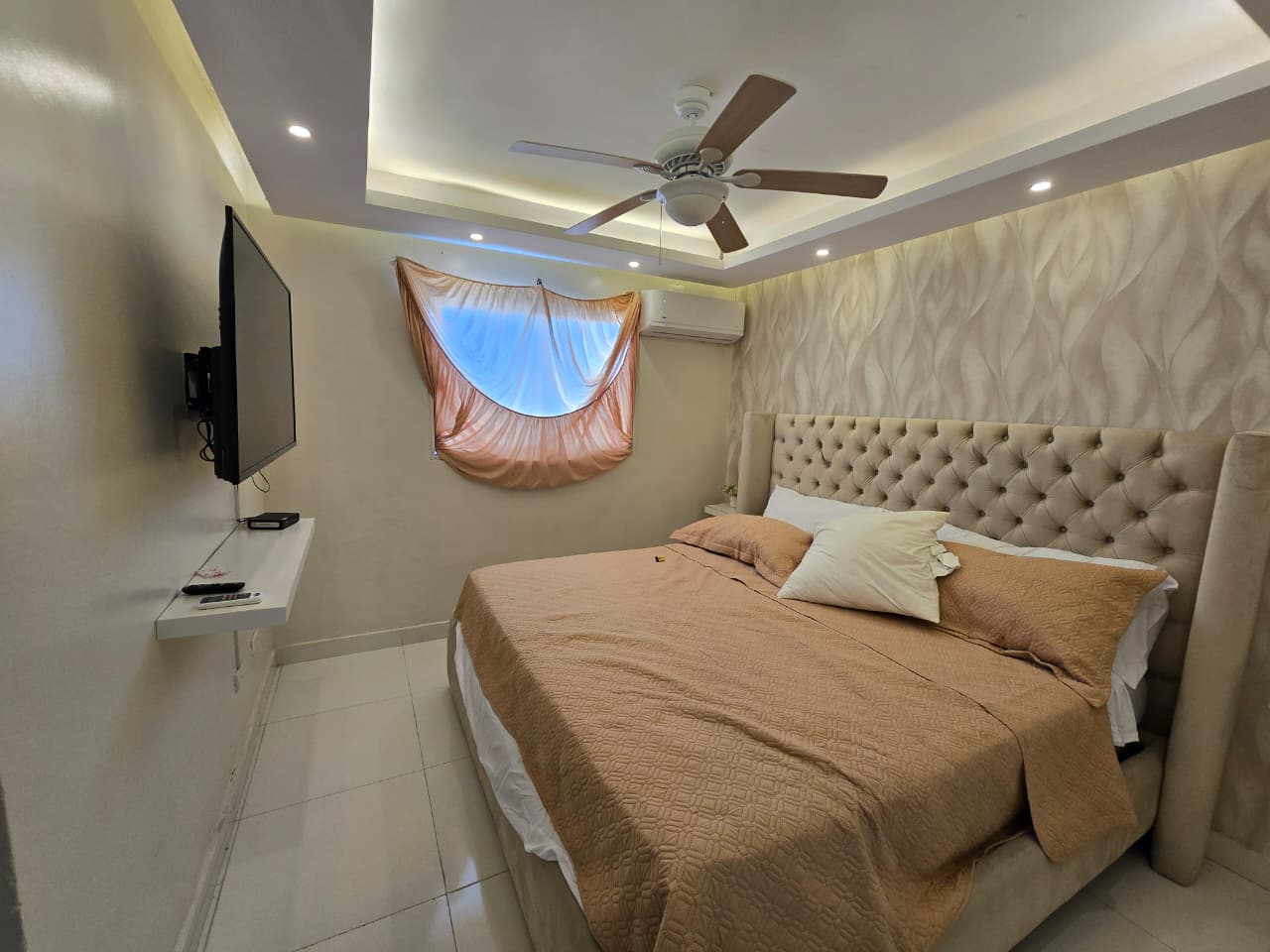 Apartamento con Terraza en Villas Naco Km 13 Autopista Duarte Foto 7305768-3.jpg