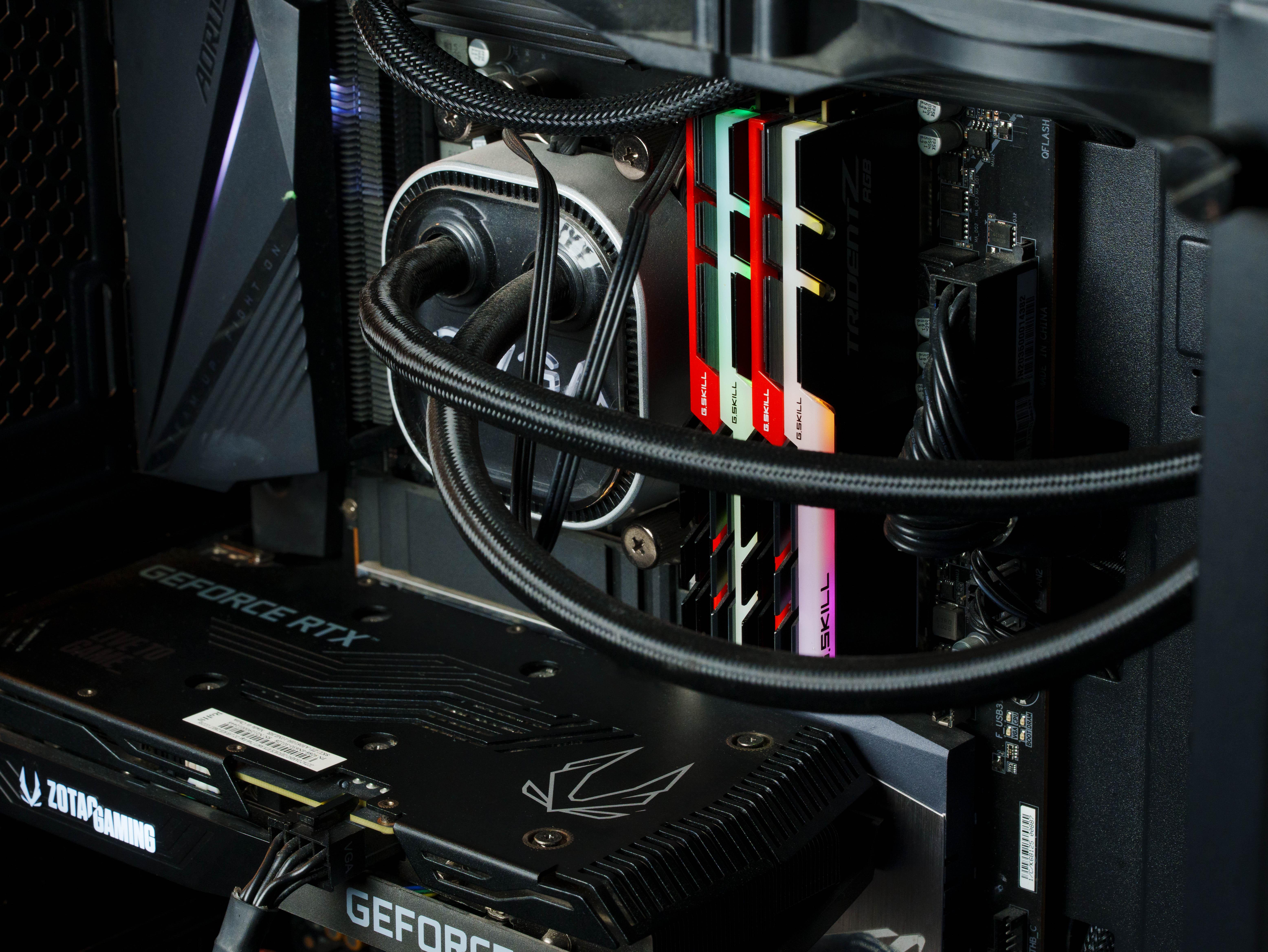 PC Ryzen 9 5950X  RTX 3060 Ti  64GB RAM  NVMe Samsung  X570 WiFi  EVGA Foto 7305837-5.jpg