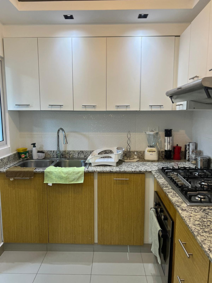 Próximo a la Av. España Ensanche Isabelita S.D.E. Se vende 1er piso co Foto 7305894-10.jpg