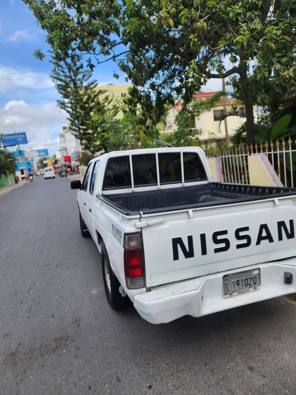 Nissan D 21 2006 Diesel Foto 7306210-2.jpg