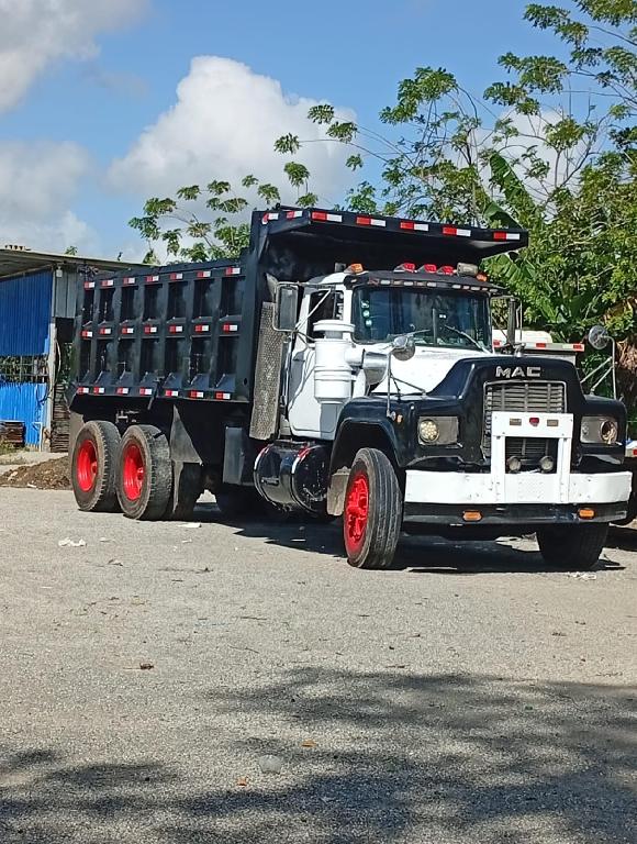 Camion Mack R600 1990 listo para trabajar. Foto 7306502-1.jpg