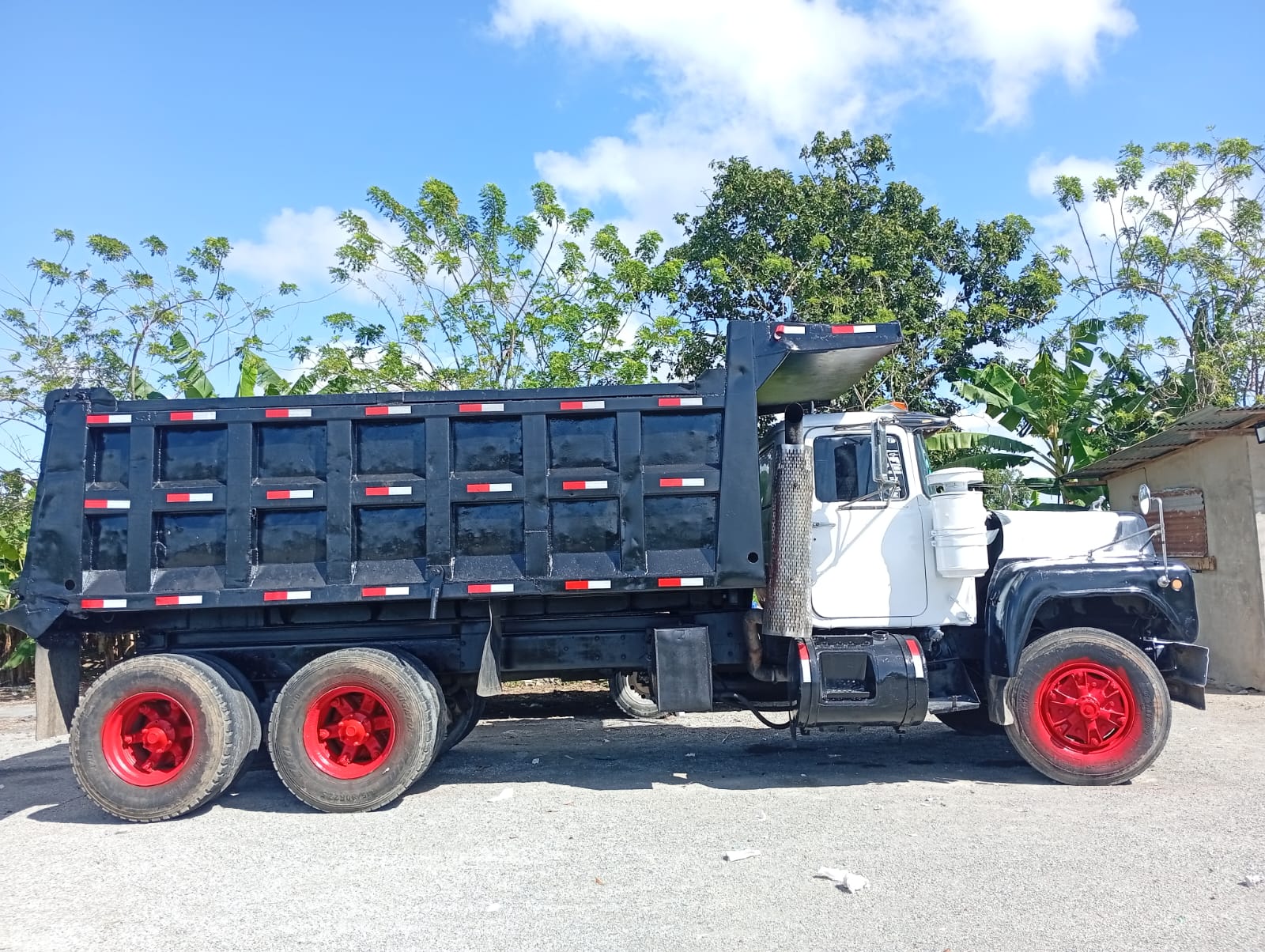 Camion Mack R600 1990 listo para trabajar. Foto 7306502-2.jpg