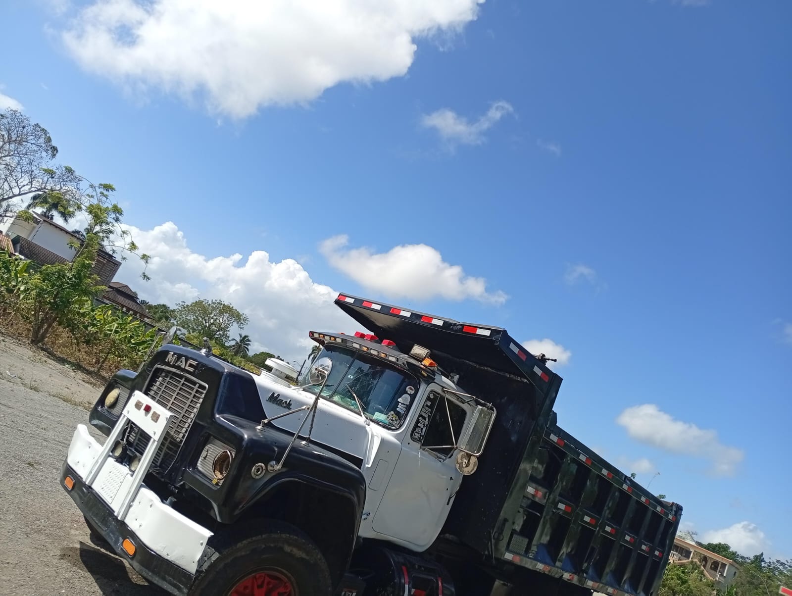 Camion Mack R600 1990 listo para trabajar. Foto 7306502-4.jpg