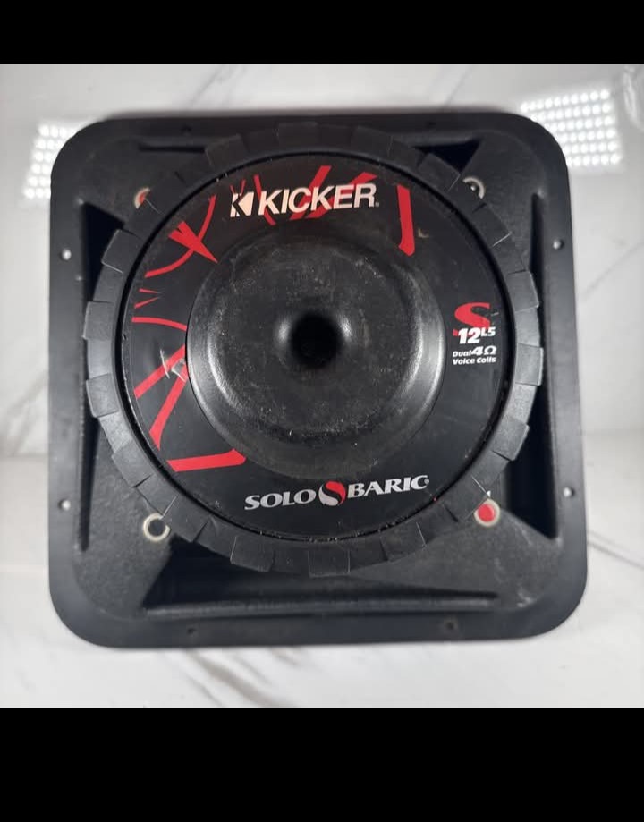 VENDO PAR DE KICKER de 12 L5. Comando pioner clarion Foto 7306645-2.jpg