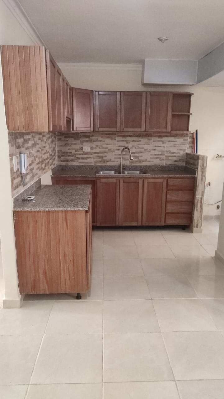 APARTAMENTO EN ALQUILER – SAN ISIDRO LABRADOR 3Hab  2Parqueos RD23000  Foto 7306703-5.jpg