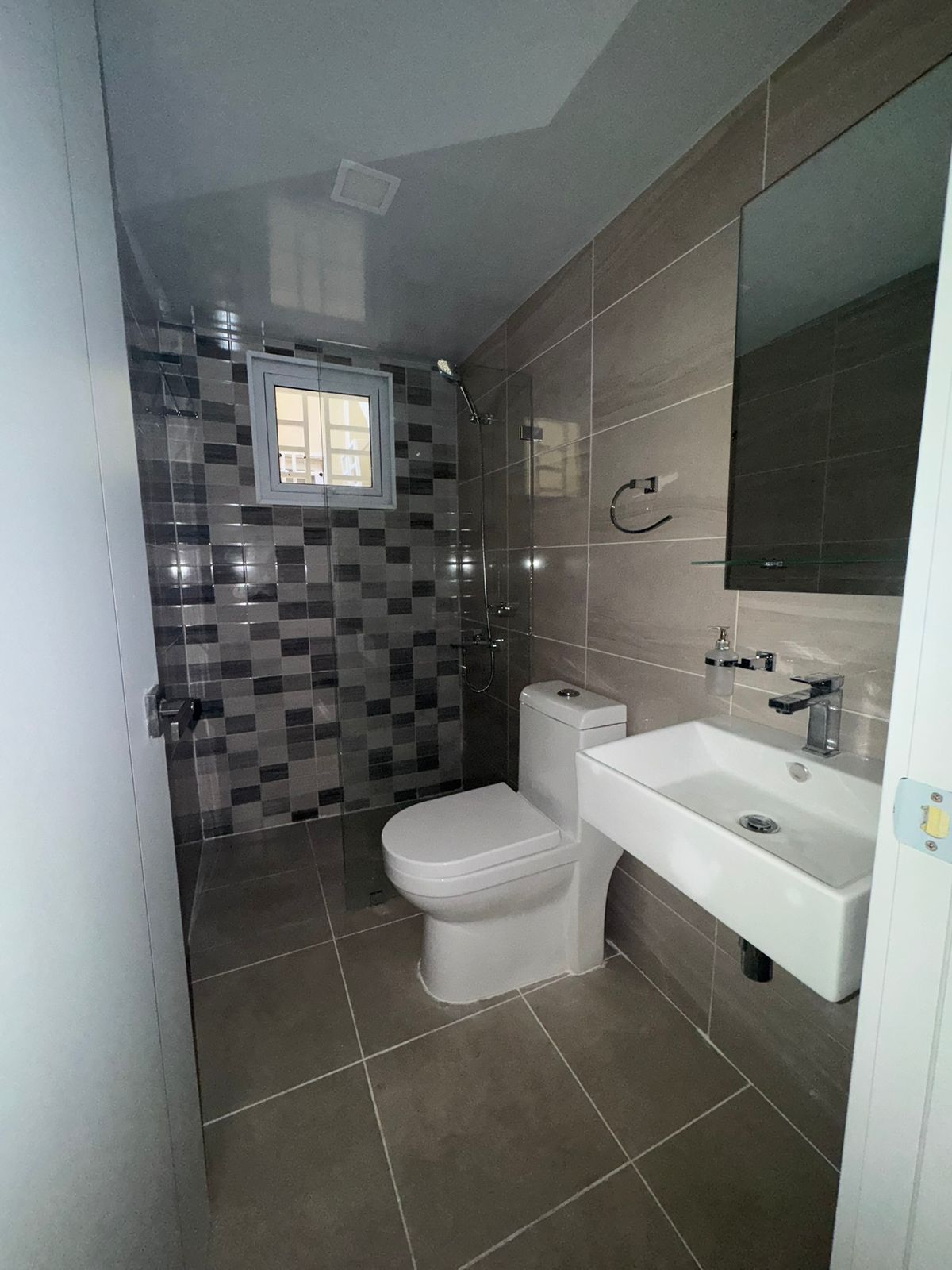 ???? Se alquila Apartamento en san Isidro av. hípica  res. Cayenas del Foto 7306704-3.jpg