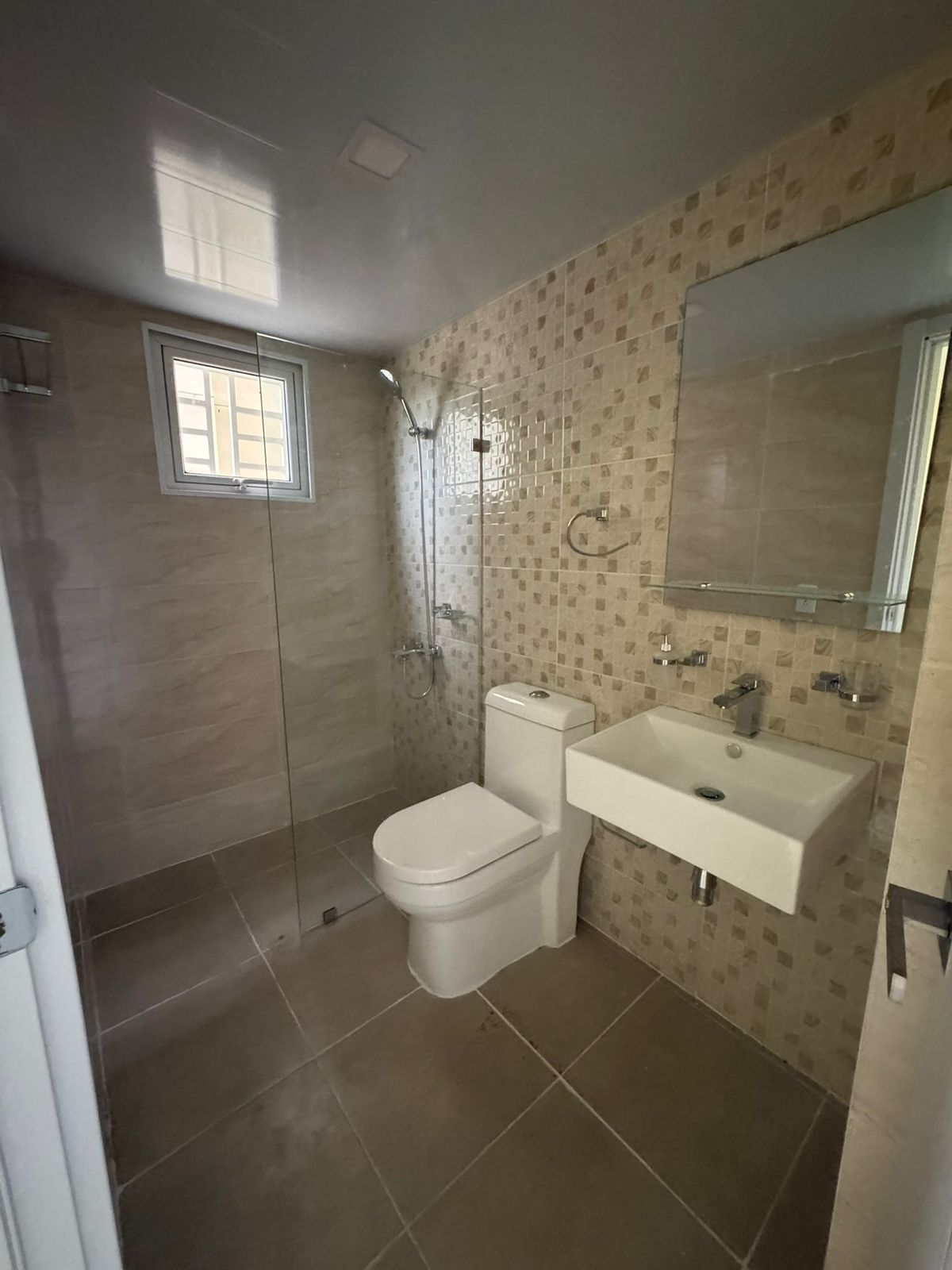 ???? Se alquila Apartamento en san Isidro av. hípica  res. Cayenas del Foto 7306704-4.jpg