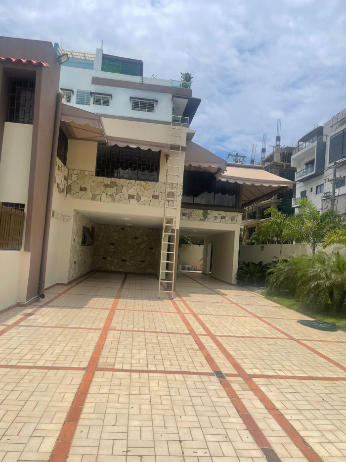 Casa en Alquiler – Ideal para Oficina o Negocio  Las Praderas Santo Do Foto 7306734-14.jpg