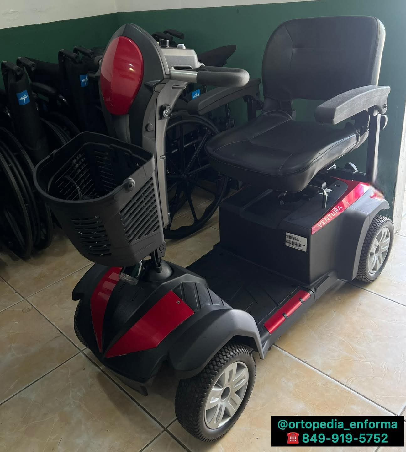 Silla de ruedas electrica scooter Foto 7306807-1.jpg