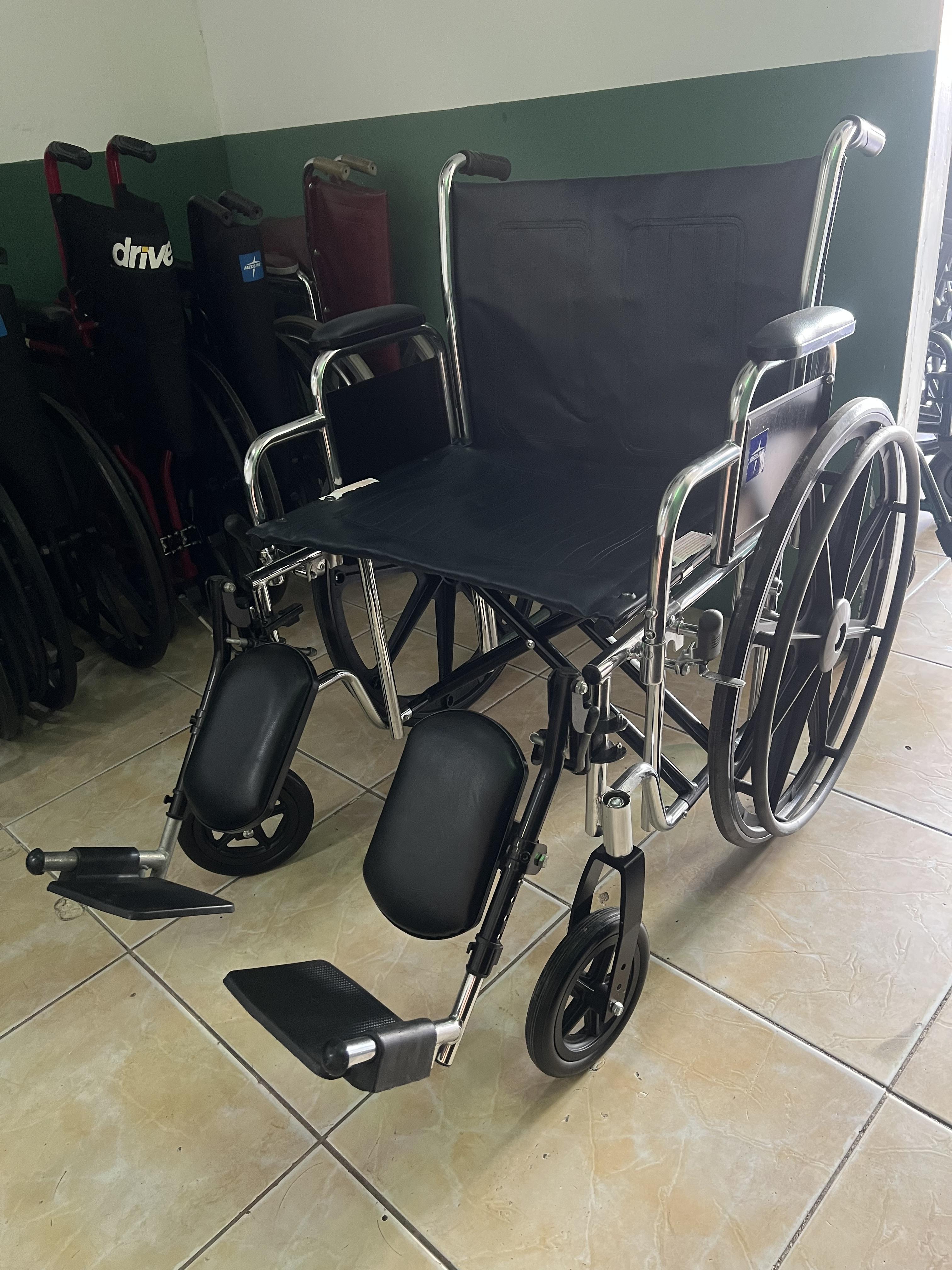 Silla de ruedas extra grande para personas con sobre peso Foto 7306810-2.jpg