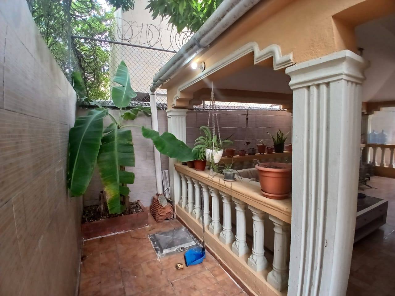 Vendo casa de 2 niveles en Residencial Amalia Santo Domingo Este.  Foto 7307025-4.jpg