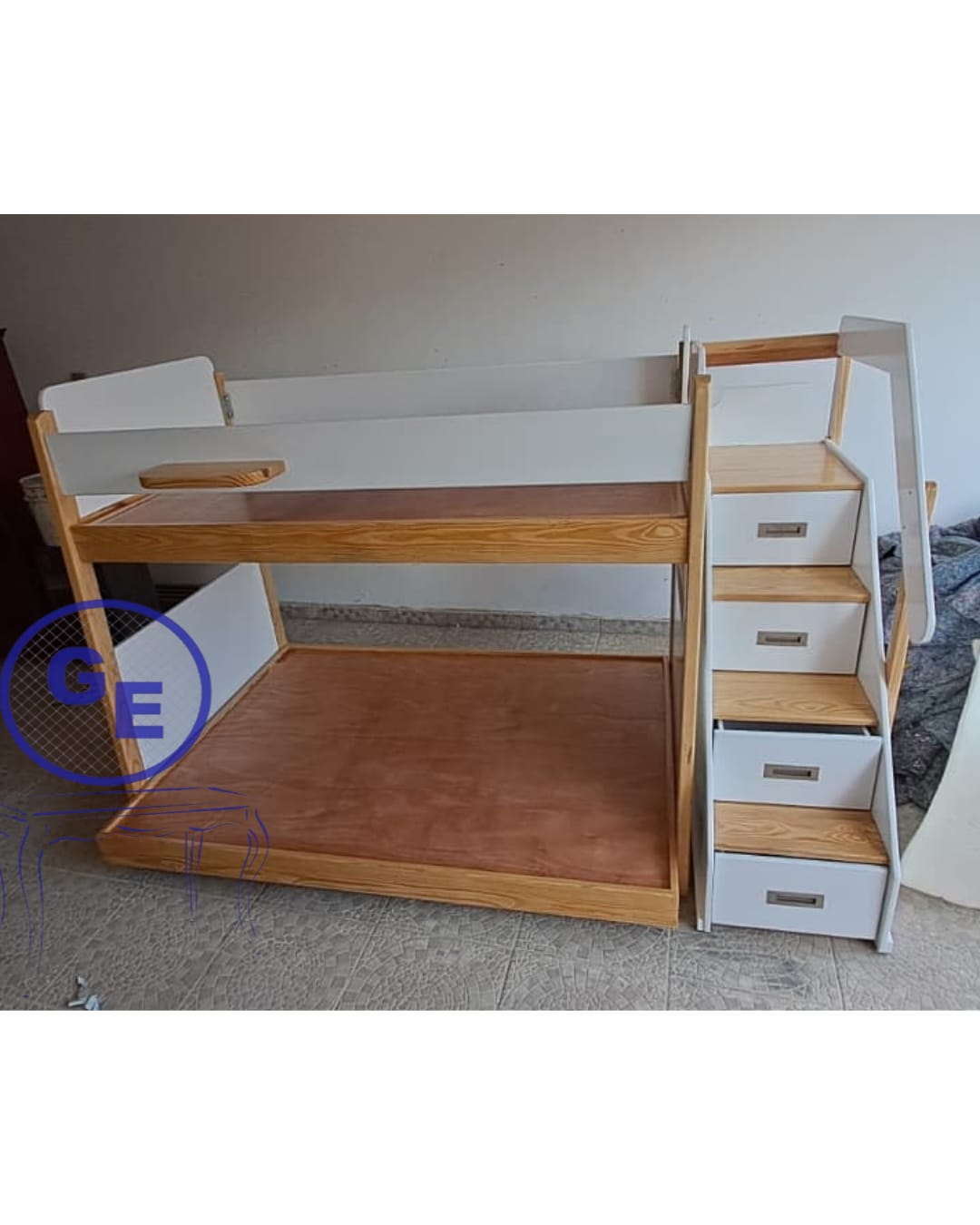 Camarote en madera para niños de dos camas y espacio para juguetes  Foto 7307242-4.jpg