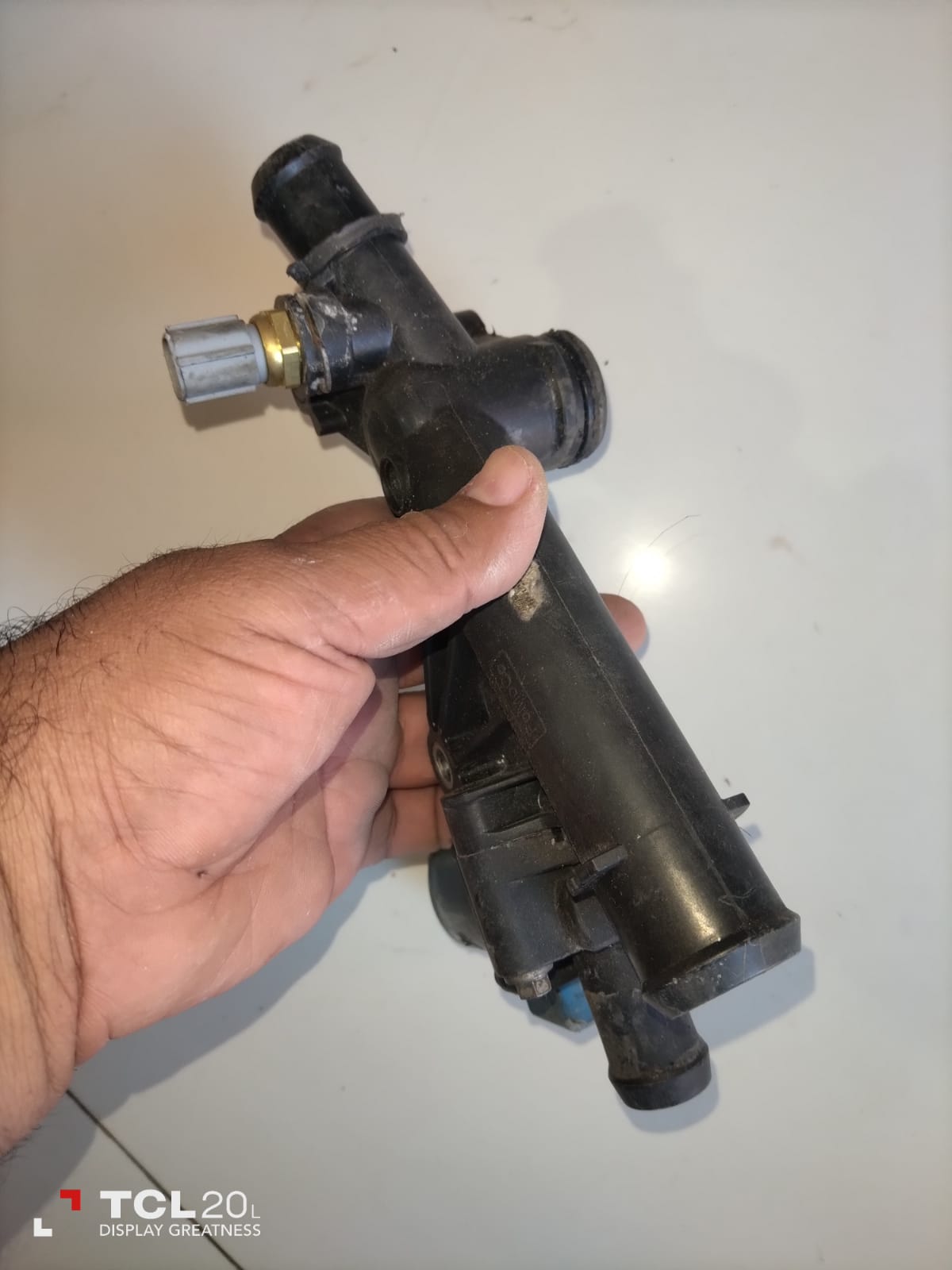 Carcasa del termotato salida del agua con sensor de temperatura Ford E Foto 7307288-2.jpg