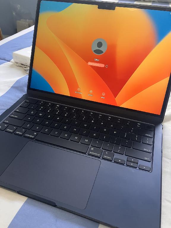 Apple MacBook Air M2 Foto 7307297-1.jpg