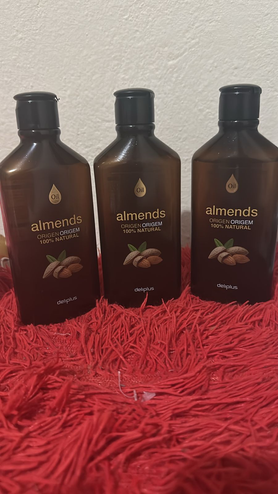 aceite de almendra 100 almendras para el cuidado corporal Foto 7307339-1.jpg