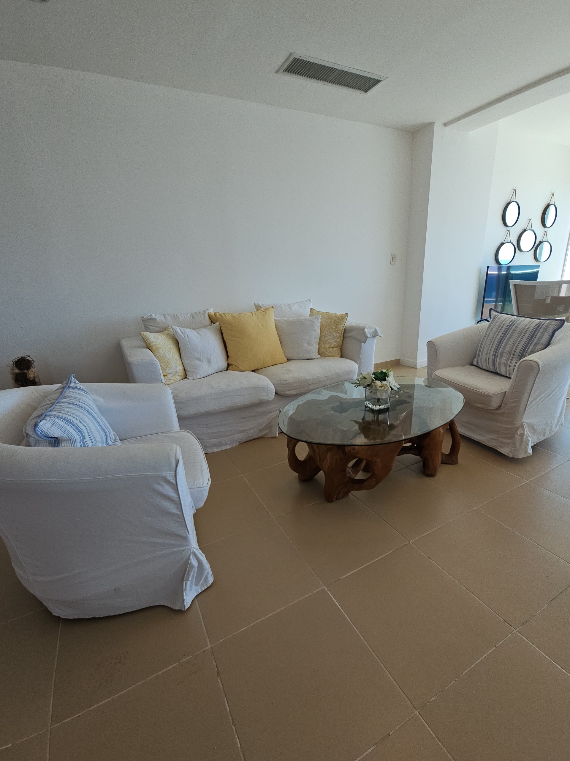 Vendo Hermoso apartamento en PRIMERA Línea de Playa  Juan Dolió en MAR Foto 7307639-11.jpg