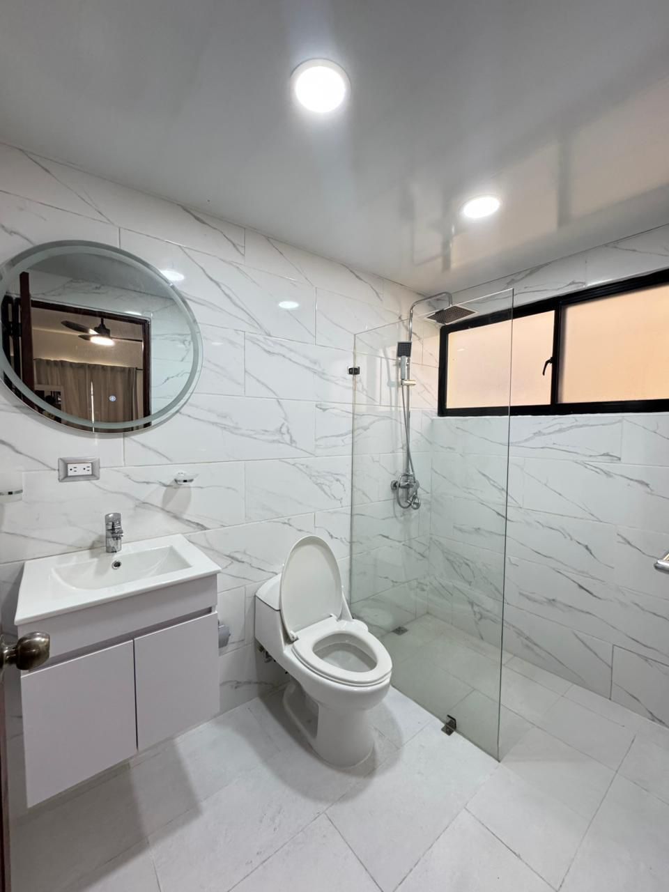 Apartamento en Venta en Evaristo Morales a pasos de la Av. Winston Chu Foto 7307641-3.jpg