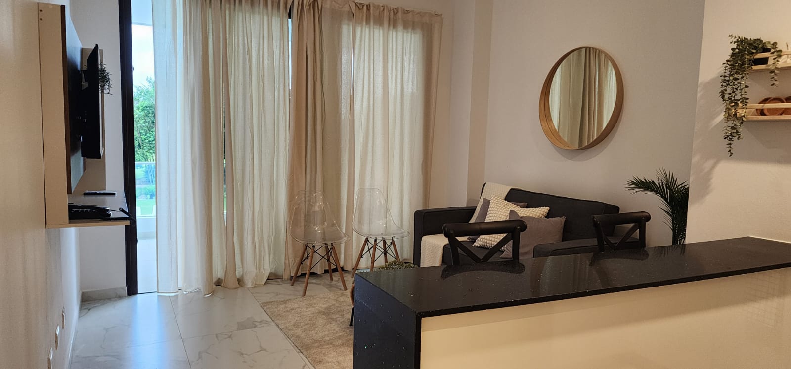 VENTA DE APARTAMENTO VACIO O AMUEBLADO DE 1 HAB. EN CANA BAY PUNTA CAN Foto 7307799-2.jpg