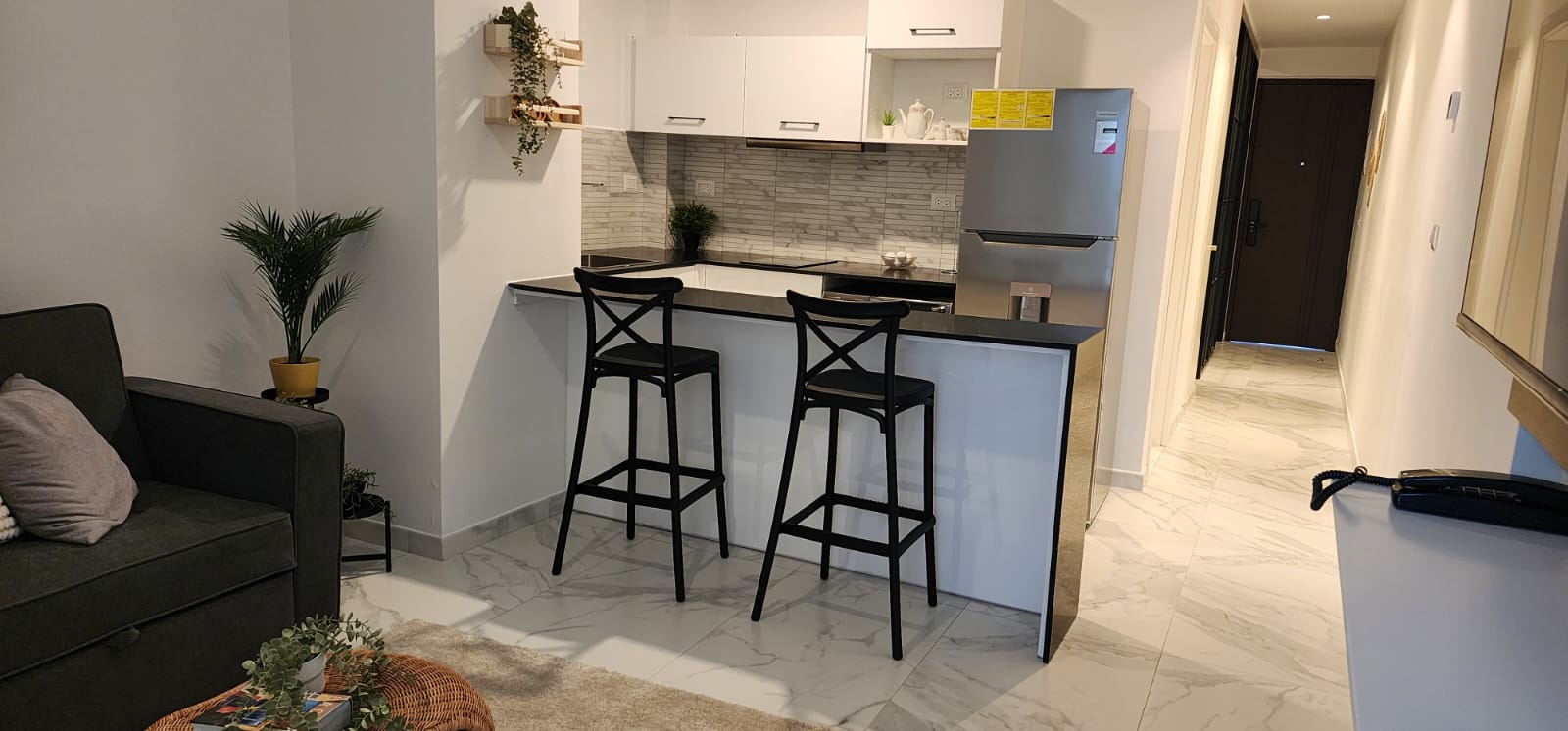 VENTA DE APARTAMENTO VACIO O AMUEBLADO DE 1 HAB. EN CANA BAY PUNTA CAN Foto 7307799-4.jpg