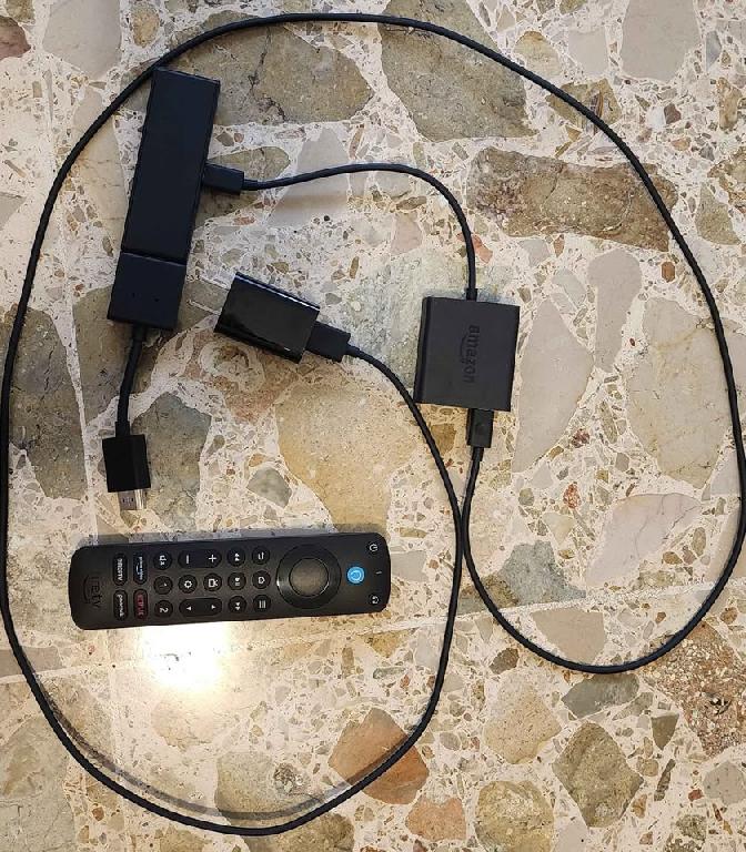  Vendo Fire TV Stick HD con control remoto pro Foto 7307800-3.jpg