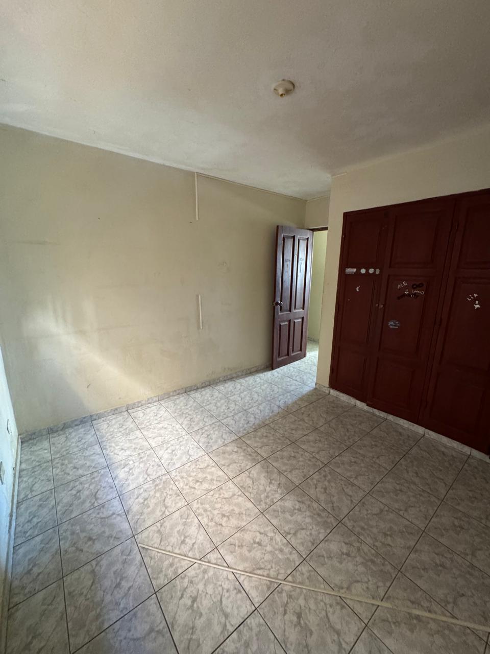 Amplio Apartamento 2do piso 3 habitaciones en Venta en avenida indepen Foto 7307807-10.jpg