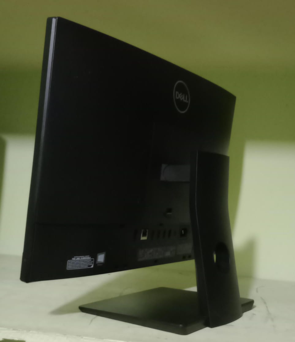 COMP. ALL IN ONE DELL 5270 CORE i5 A 3.0  8VA GEN SSD 256GB MEMORIA 16 Foto 7307836-1.jpg